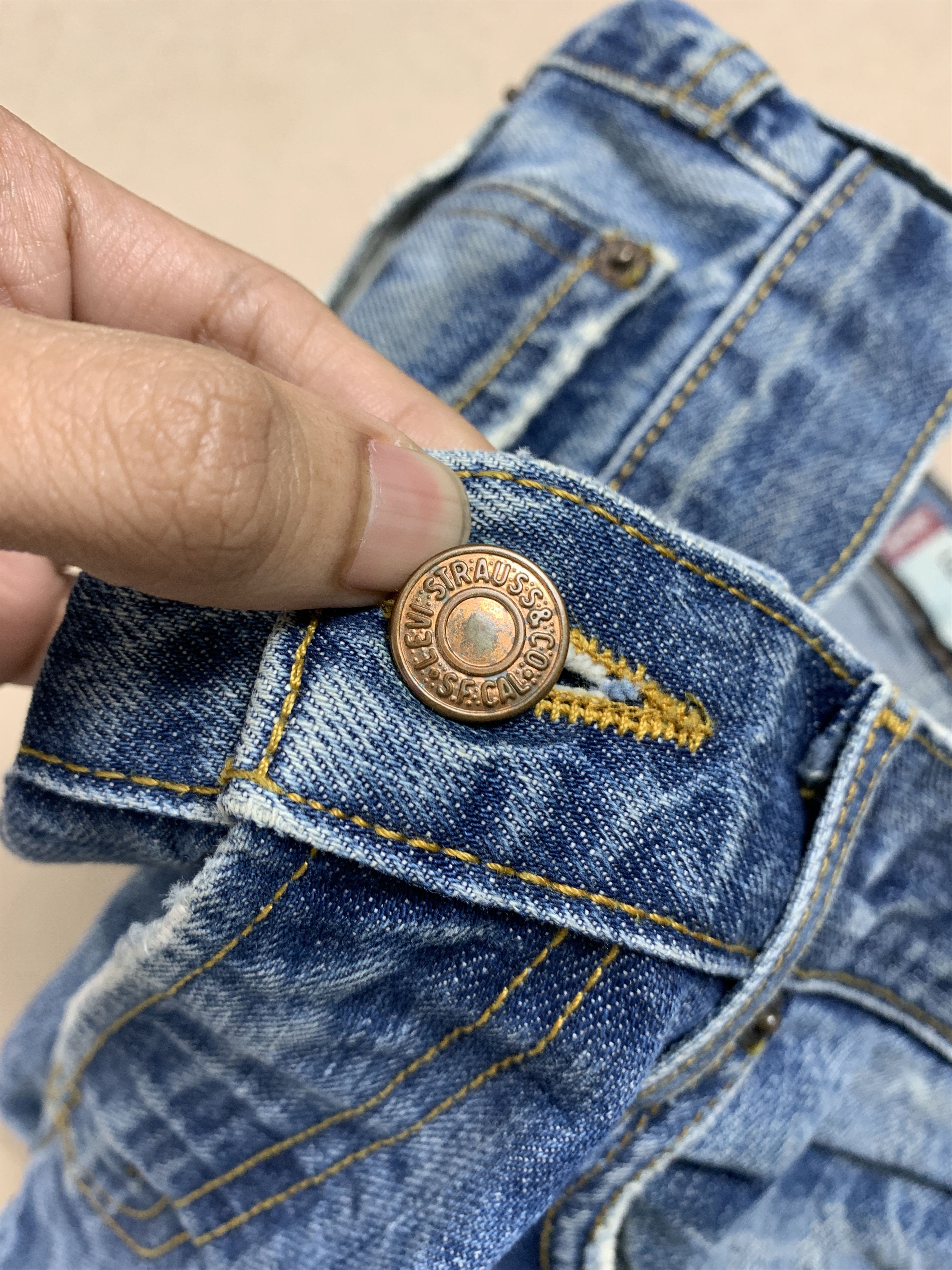 Levi's Vintage LEVI'S 527 Flared Bootcut Faded Jeans P0135 Size US 32 / EU 48 - 13 Thumbnail