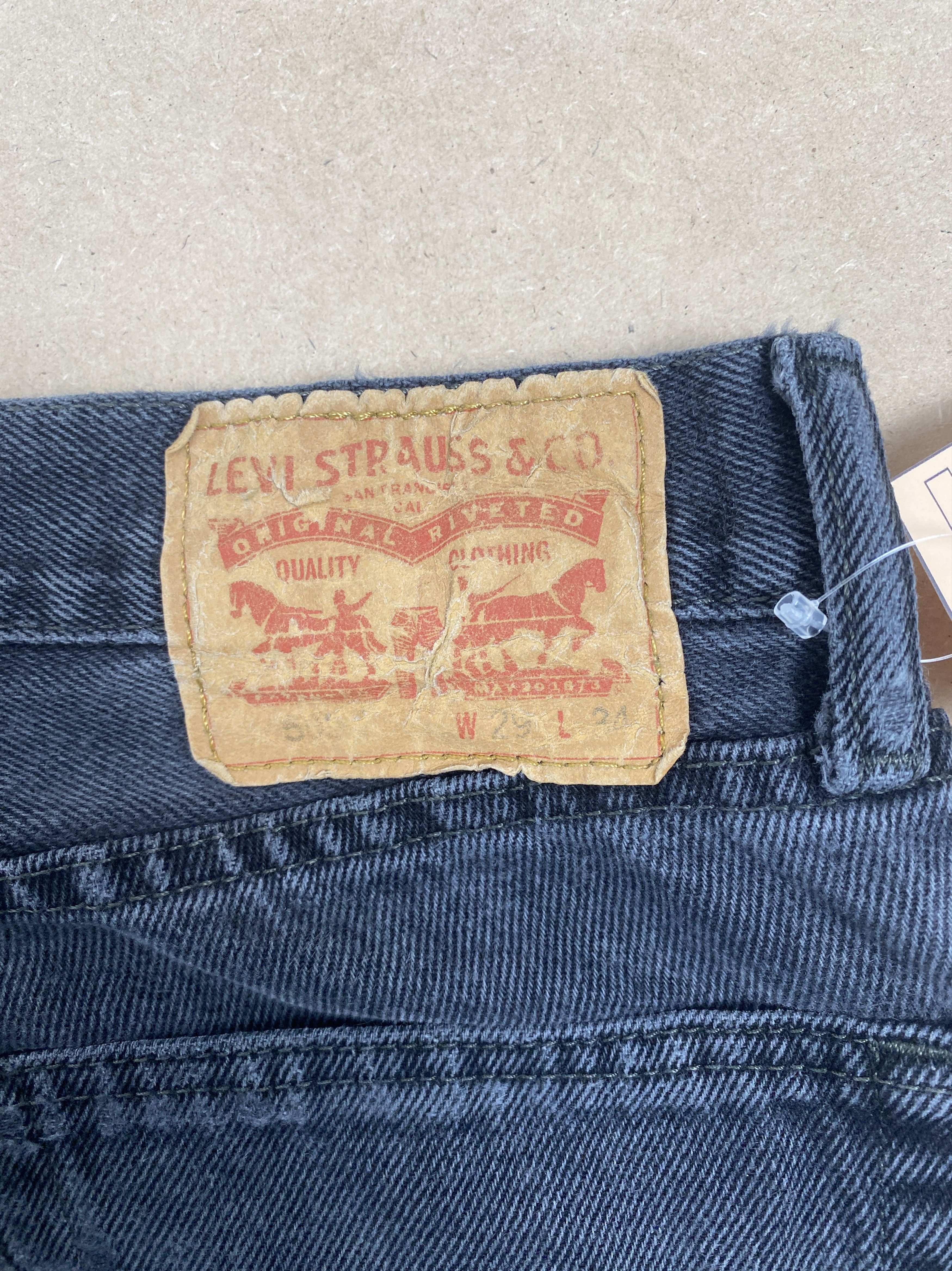 Levi's Vintage Levis 505 Straight Cut Distressed Faded Black Jeans Size US 29 - 8 Thumbnail