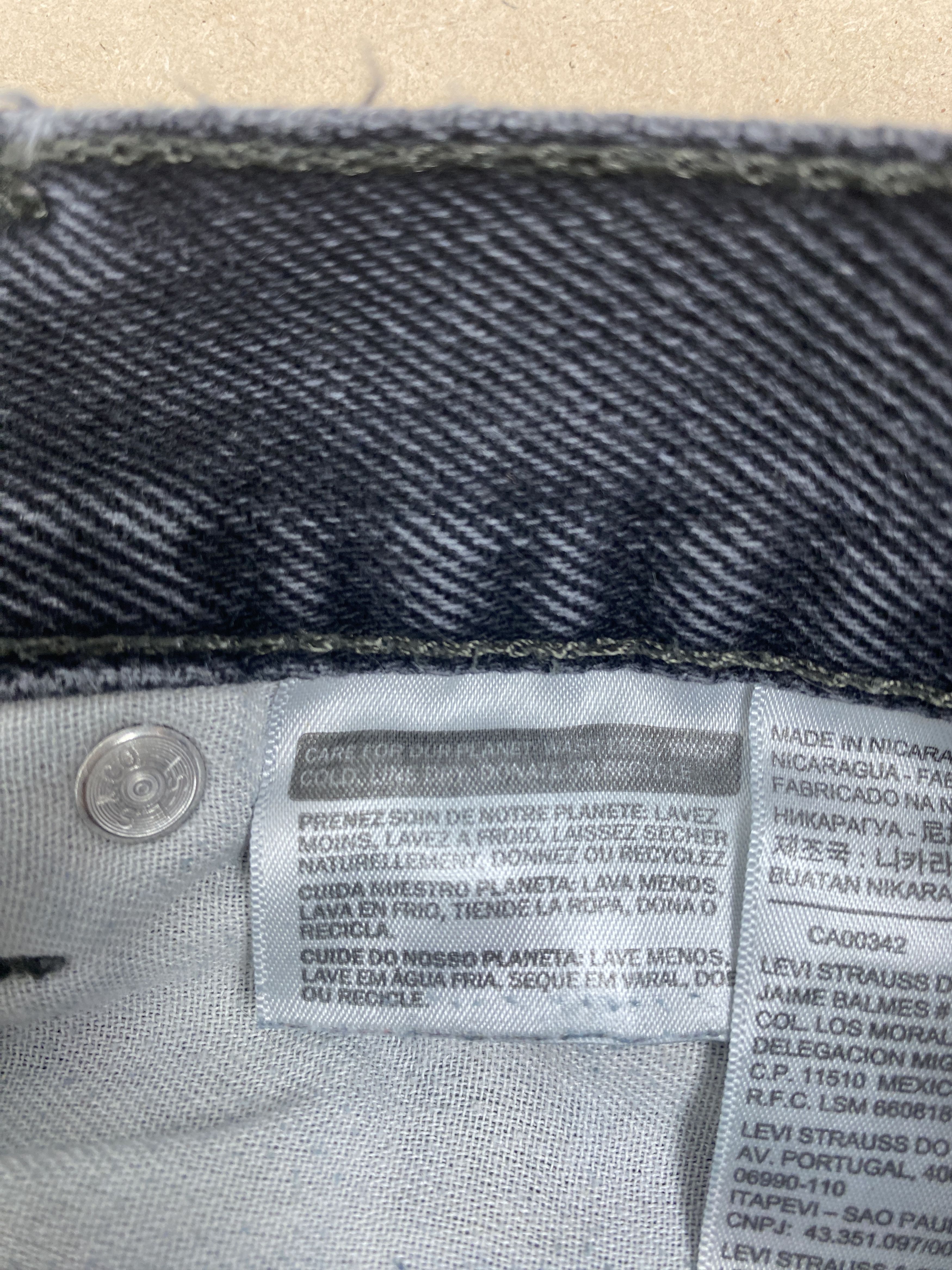 Levi's Vintage Levis 505 Straight Cut Distressed Faded Black Jeans Size US 29 - 11 Thumbnail