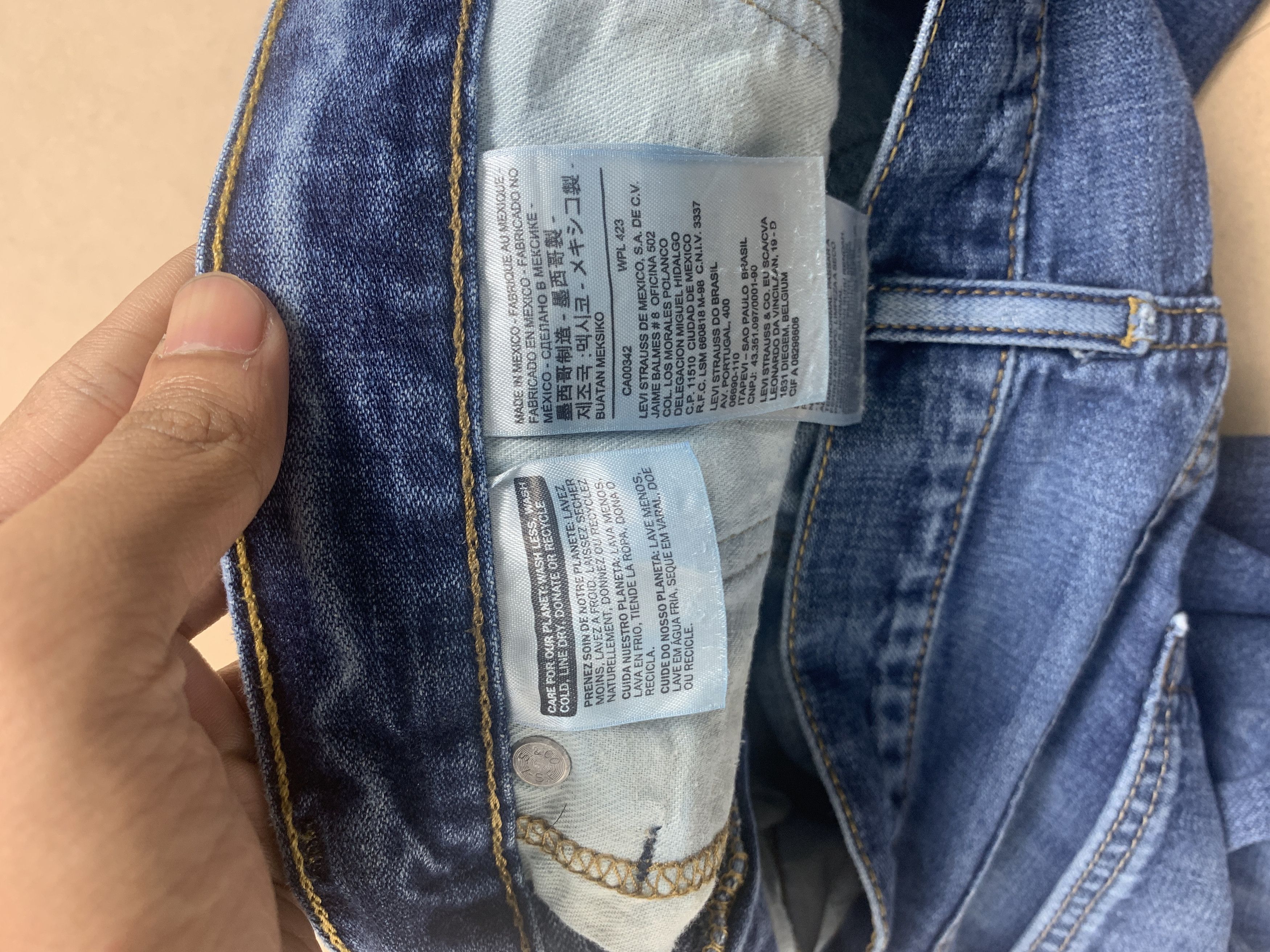 Levi's Vintage Levis 514 Straight Cut Blue Faded Blue Jeans Size US 33 - 12 Thumbnail