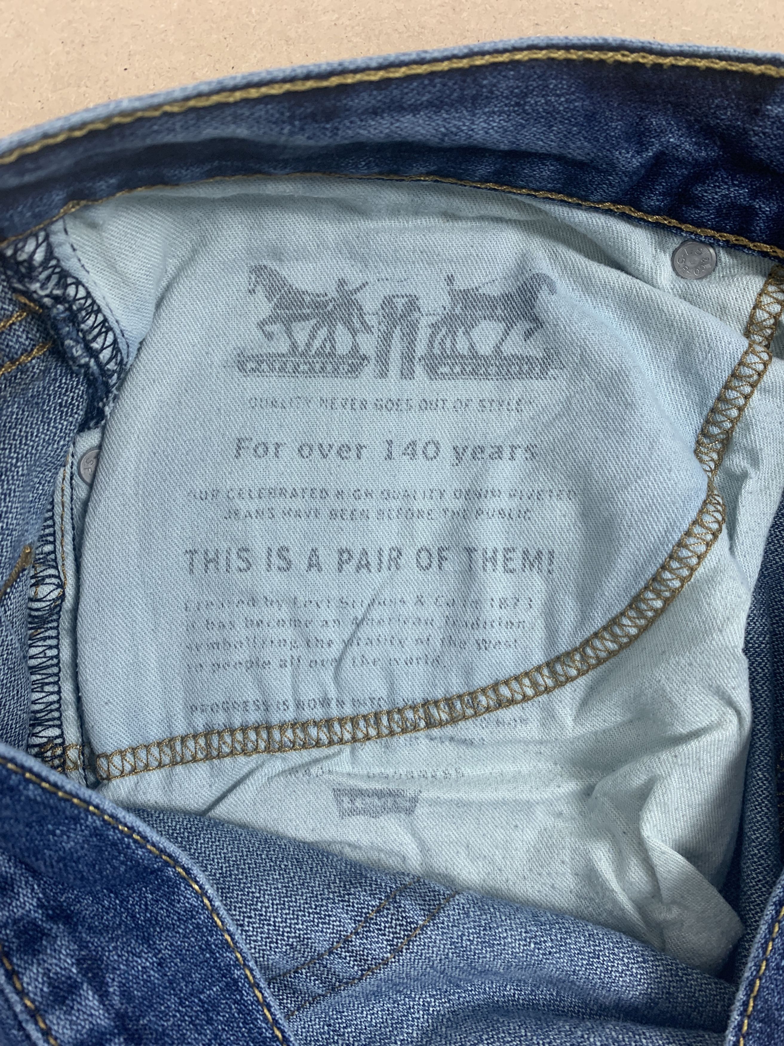 Levi's Vintage Levis 514 Straight Cut Blue Faded Blue Jeans Size US 33 - 11 Thumbnail