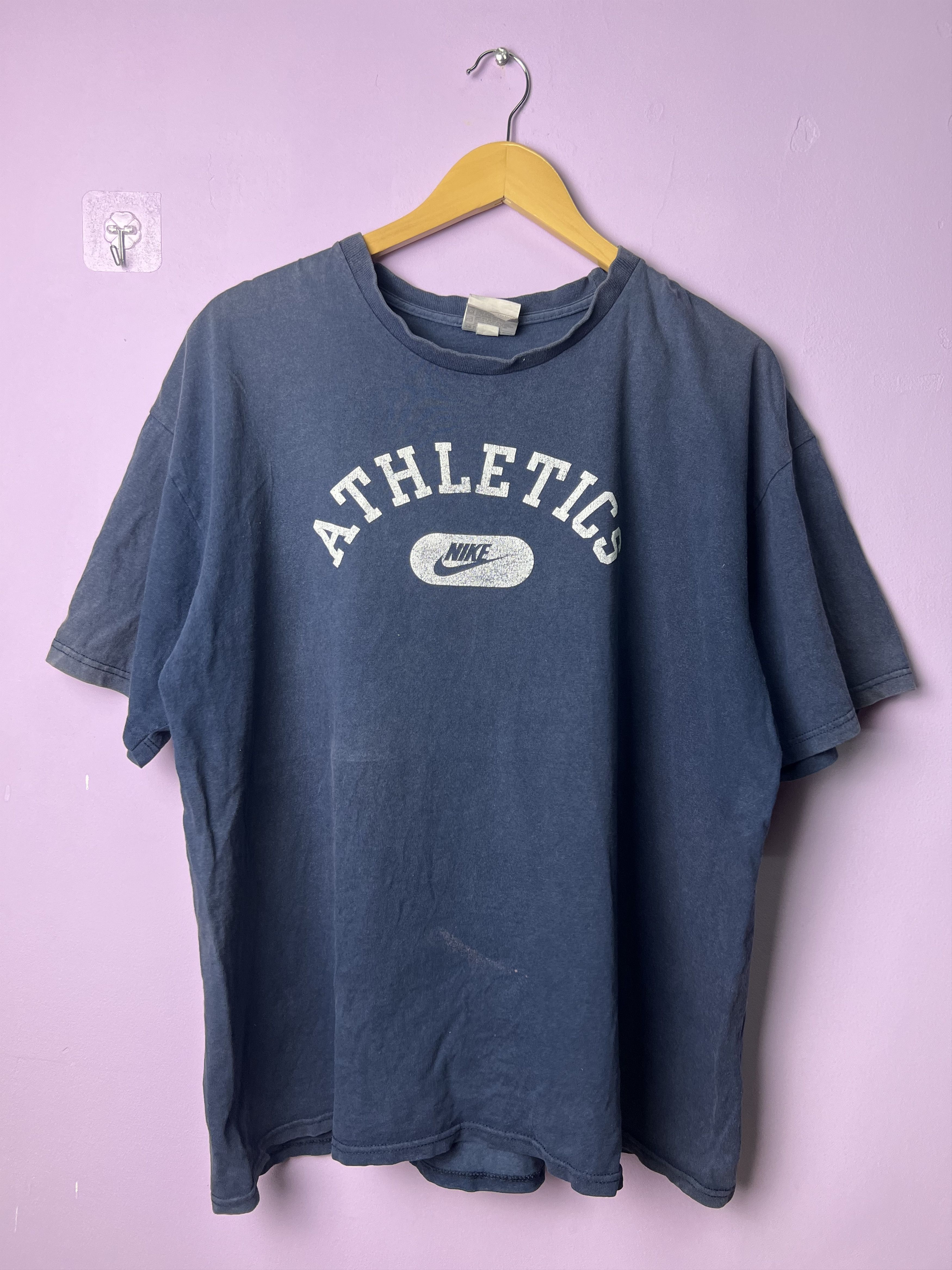 Nike 🔥Vintage Nike Athletics Tees Size US L / EU 52-54 / 3 - 1 Thumbnail