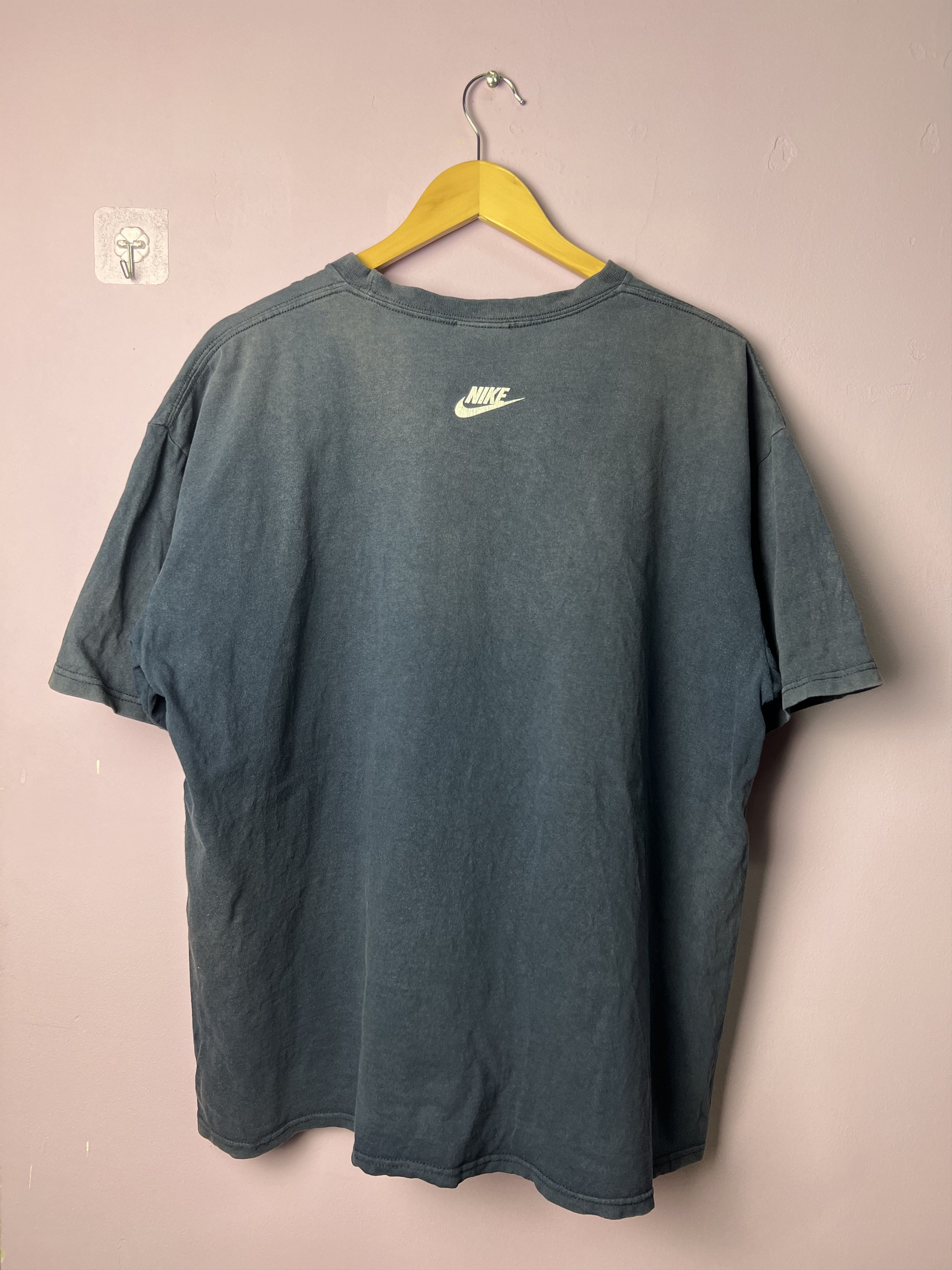 Nike 🔥Vintage Nike Athletics Tees Size US L / EU 52-54 / 3 - 2 Thumbnail