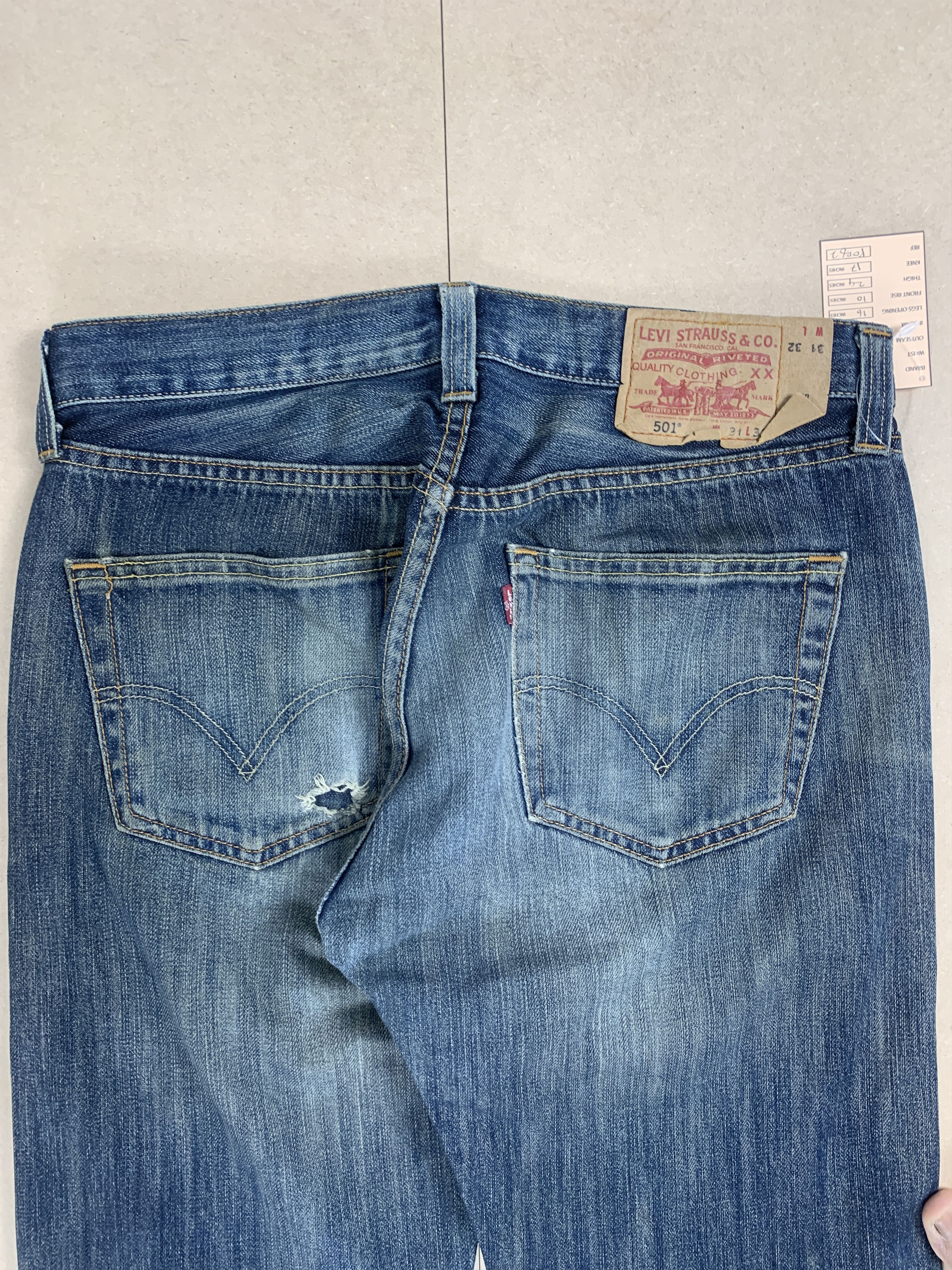 Levi's Vintage LEVI'S 501 Distressed Faded Straight Cut Jeans P0062 Size US 31 - 8 Thumbnail