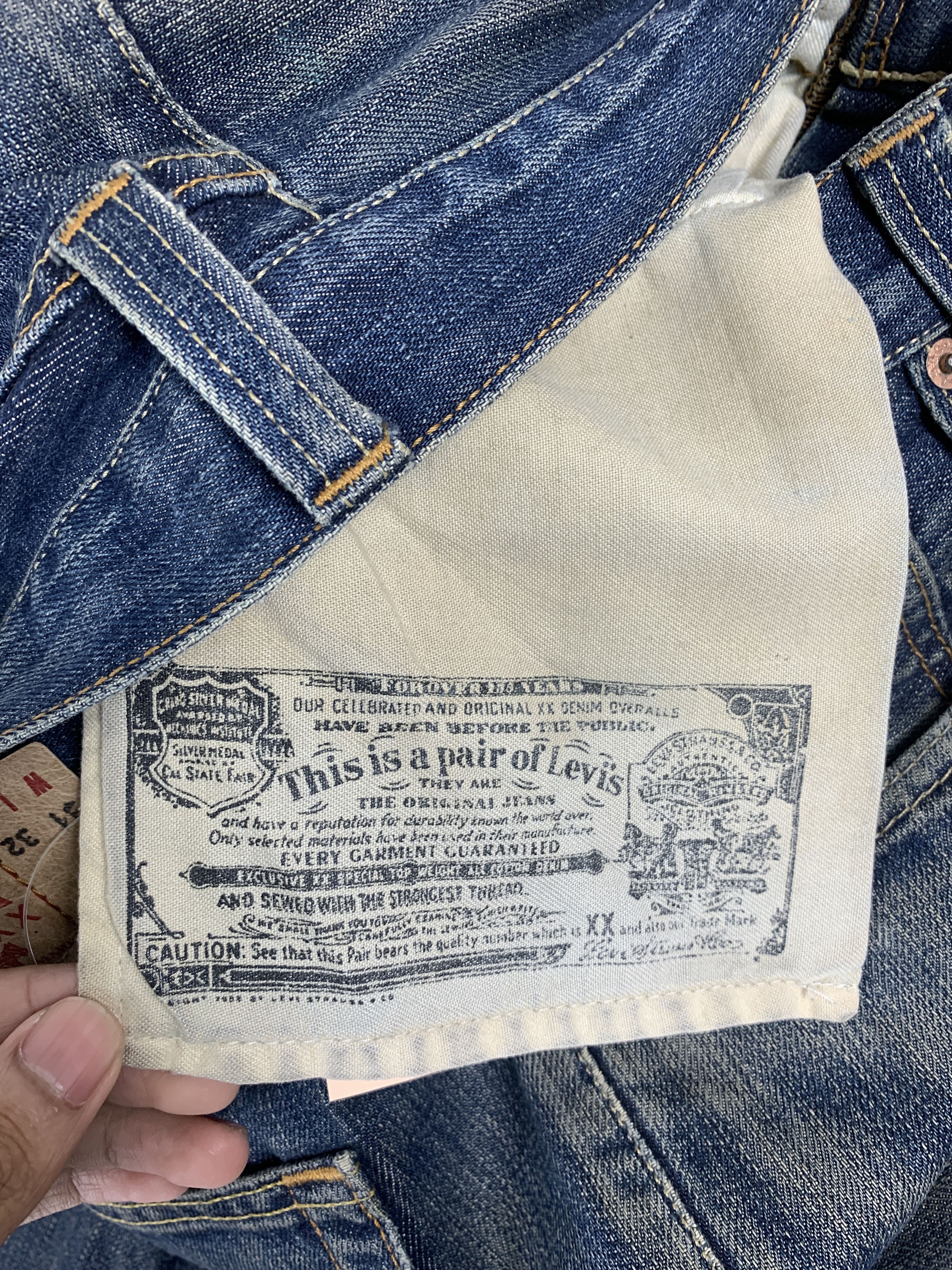 Levi's Vintage LEVI'S 501 Distressed Faded Straight Cut Jeans P0062 Size US 31 - 12 Thumbnail
