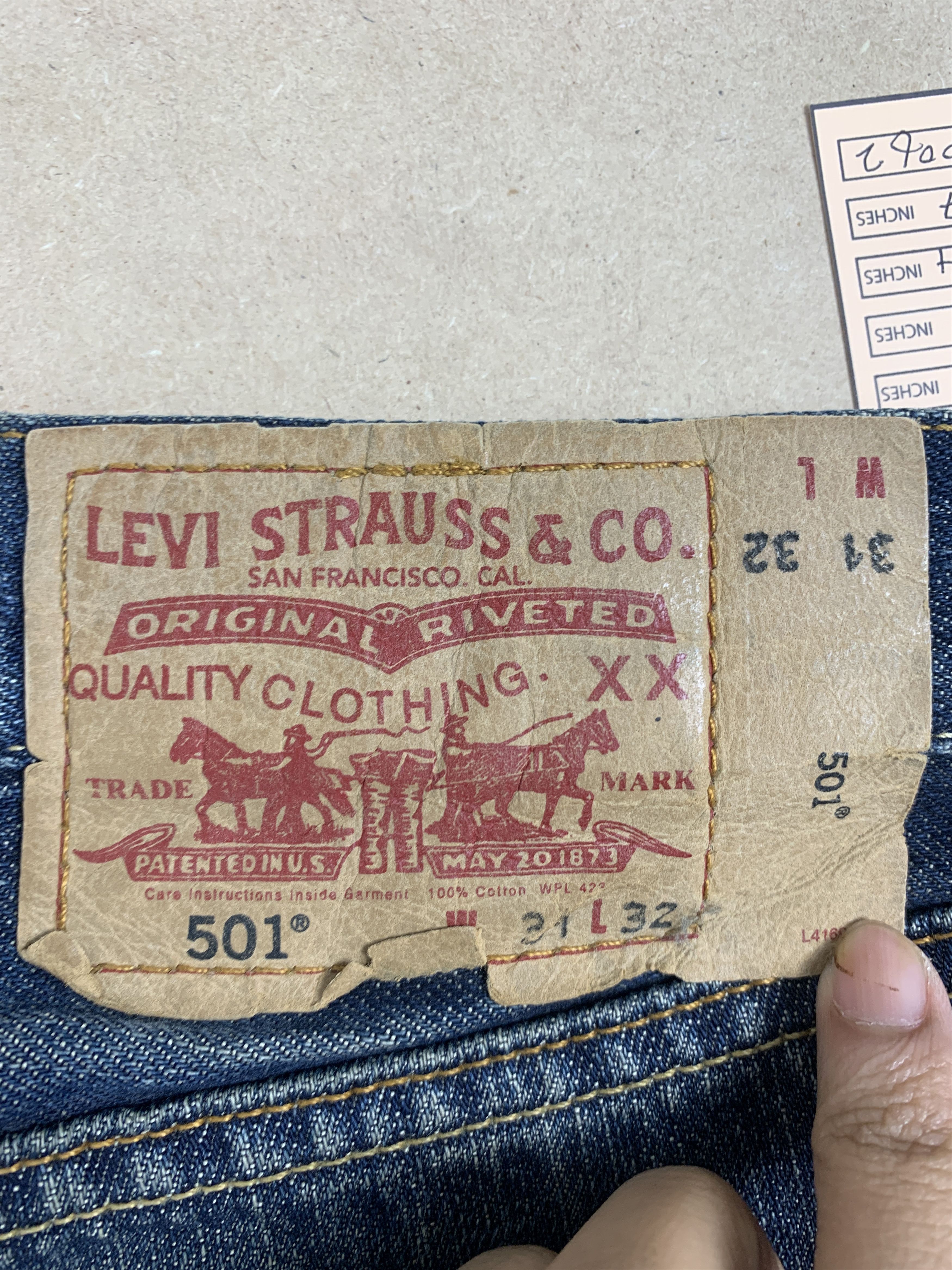 Levi's Vintage LEVI'S 501 Distressed Faded Straight Cut Jeans P0062 Size US 31 - 9 Thumbnail