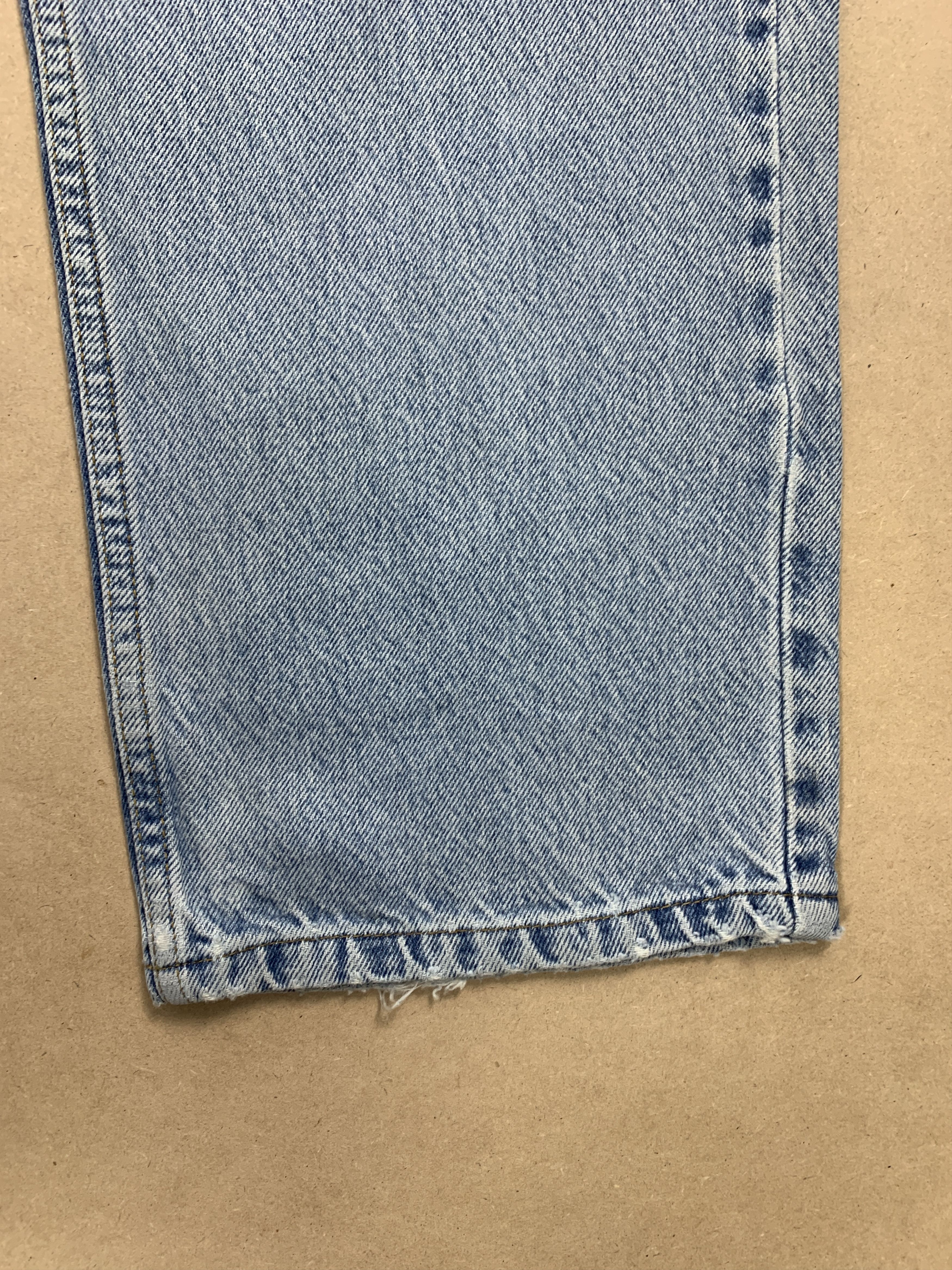 Levi's × Vintage Vintage Levis 505 Straight Cut Mid Wash Jeans Size US 40 / EU 56 - 4 Thumbnail