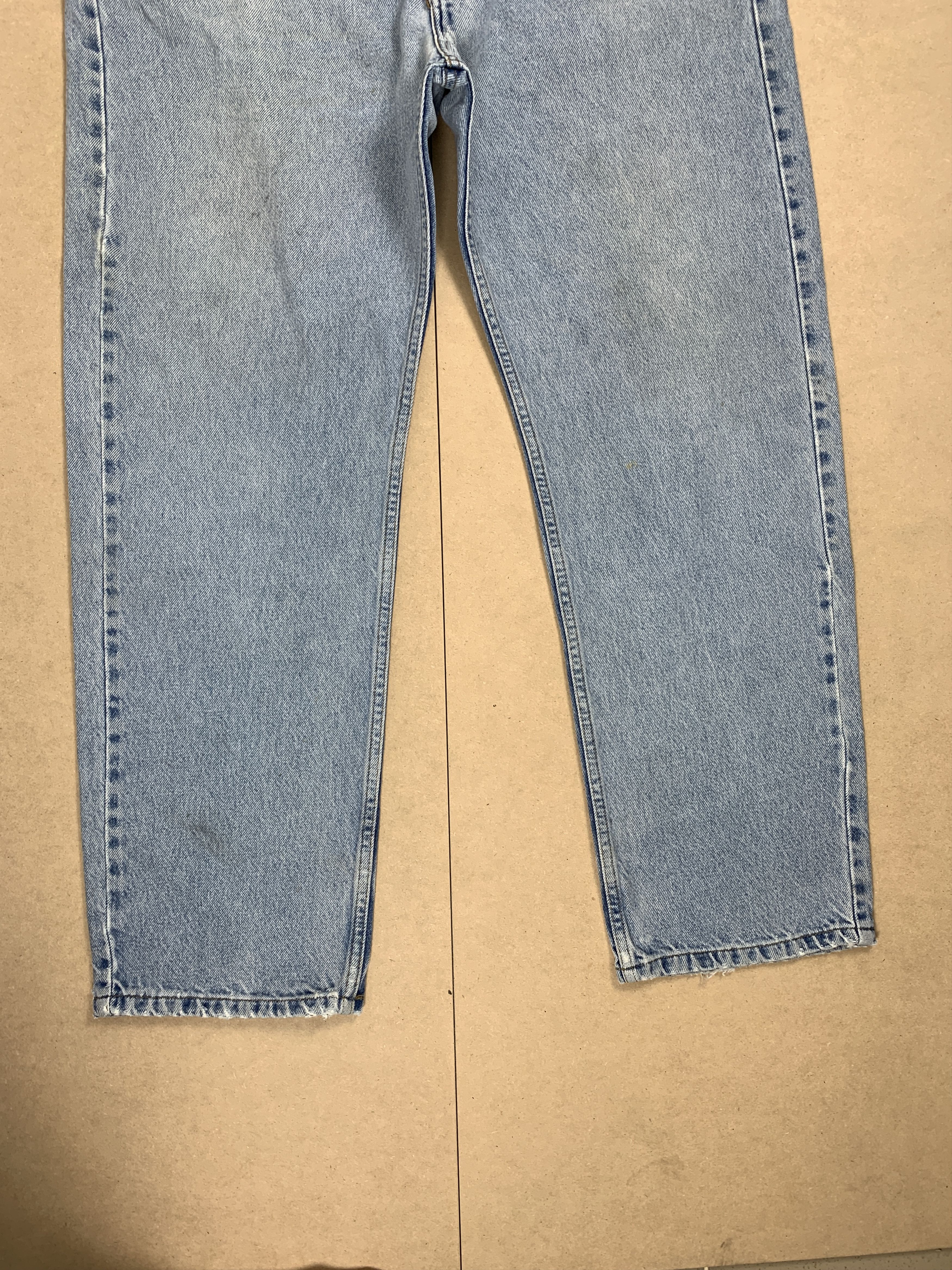Levi's × Vintage Vintage Levis 505 Straight Cut Mid Wash Jeans Size US 40 / EU 56 - 3 Thumbnail
