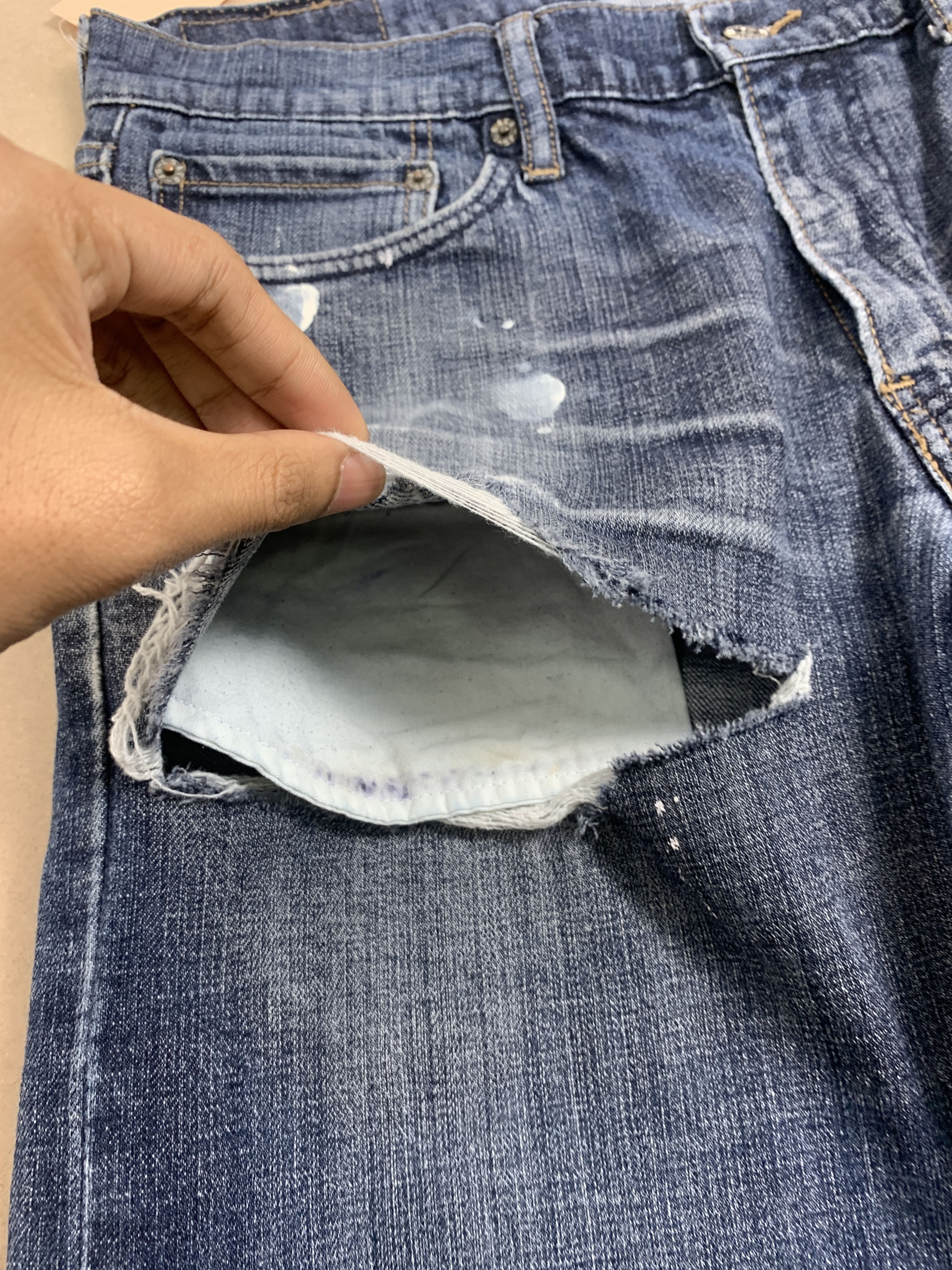 Levi's Vintage Levis 514 Straight Cut Distressed Faded Blue Jeans Size US 34 / EU 50 - 3 Thumbnail