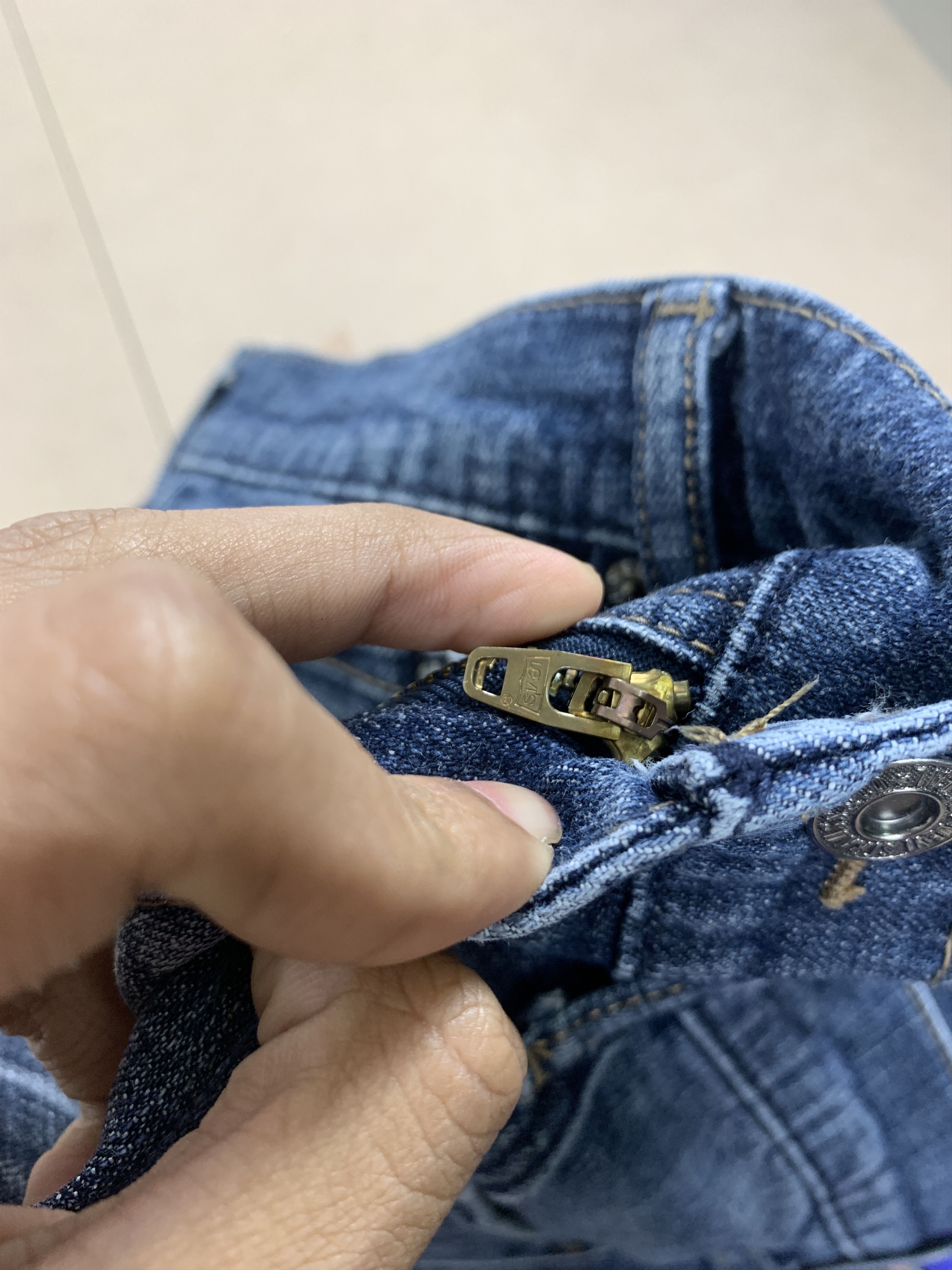 Levi's Vintage Levis 514 Straight Cut Distressed Faded Blue Jeans Size US 34 / EU 50 - 20 Thumbnail