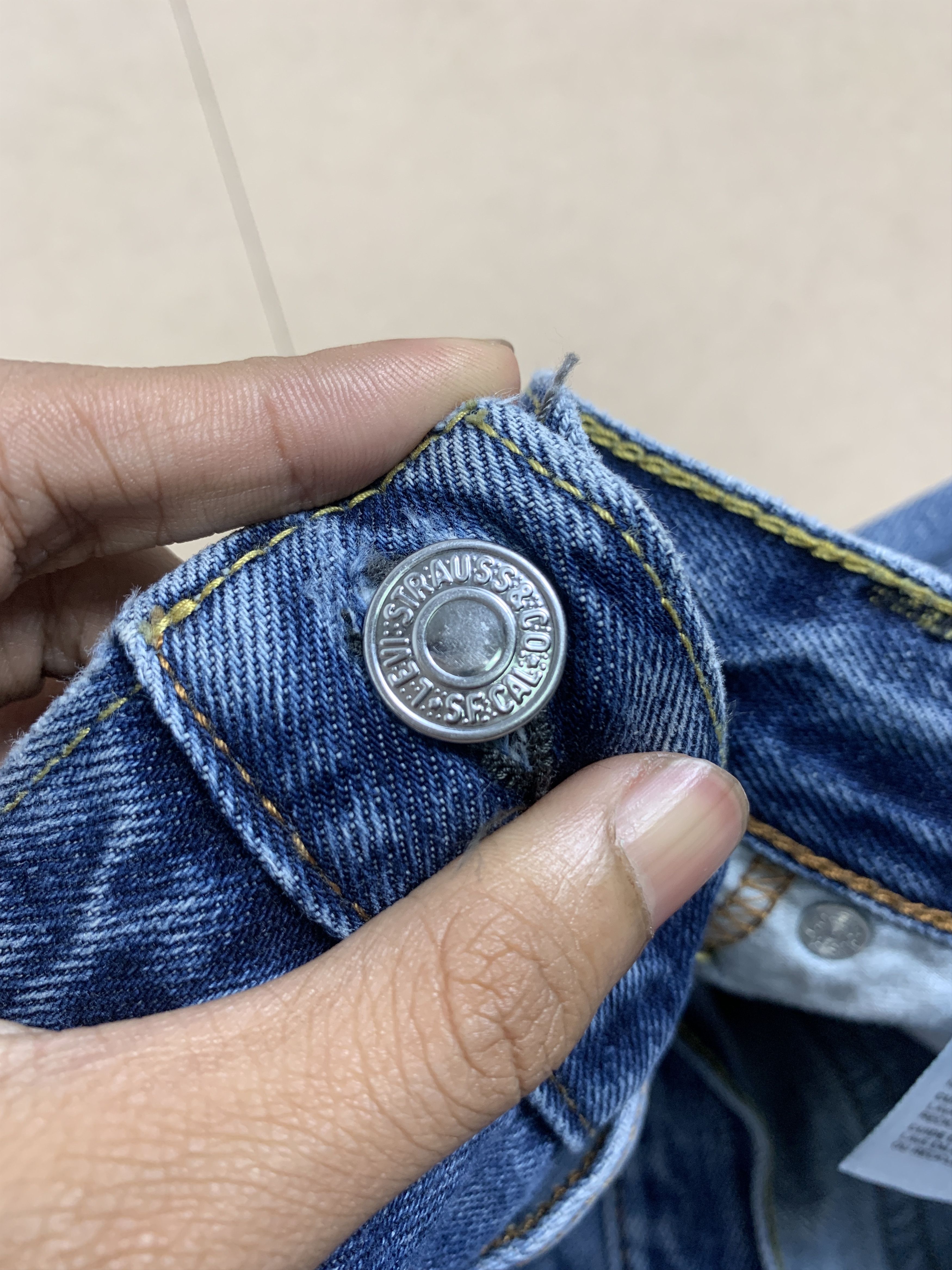 Levi's Vintage Levis 550 Straight Cut Distressed Mid Wash Jeans Size US 40 / EU 56 - 21 Thumbnail
