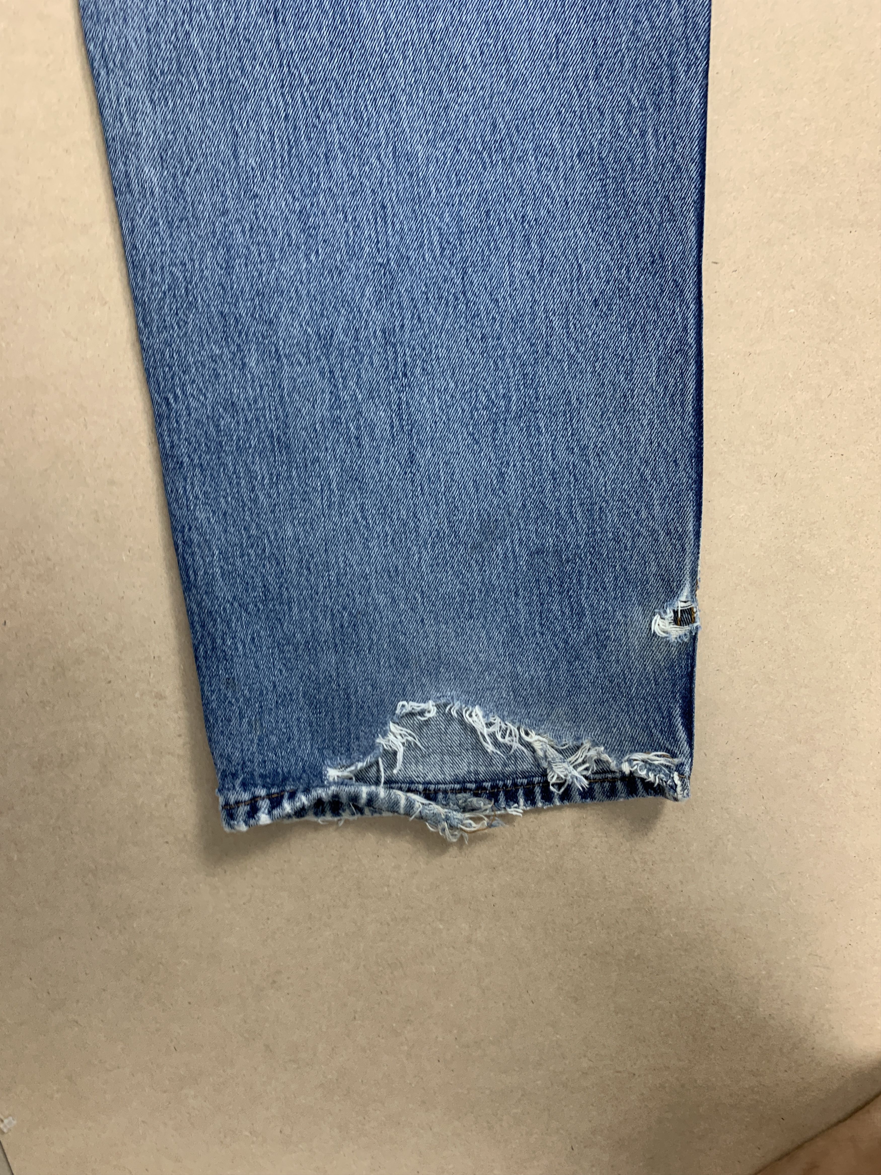 Levi's Vintage Levis 550 Straight Cut Distressed Mid Wash Jeans Size US 40 / EU 56 - 8 Thumbnail