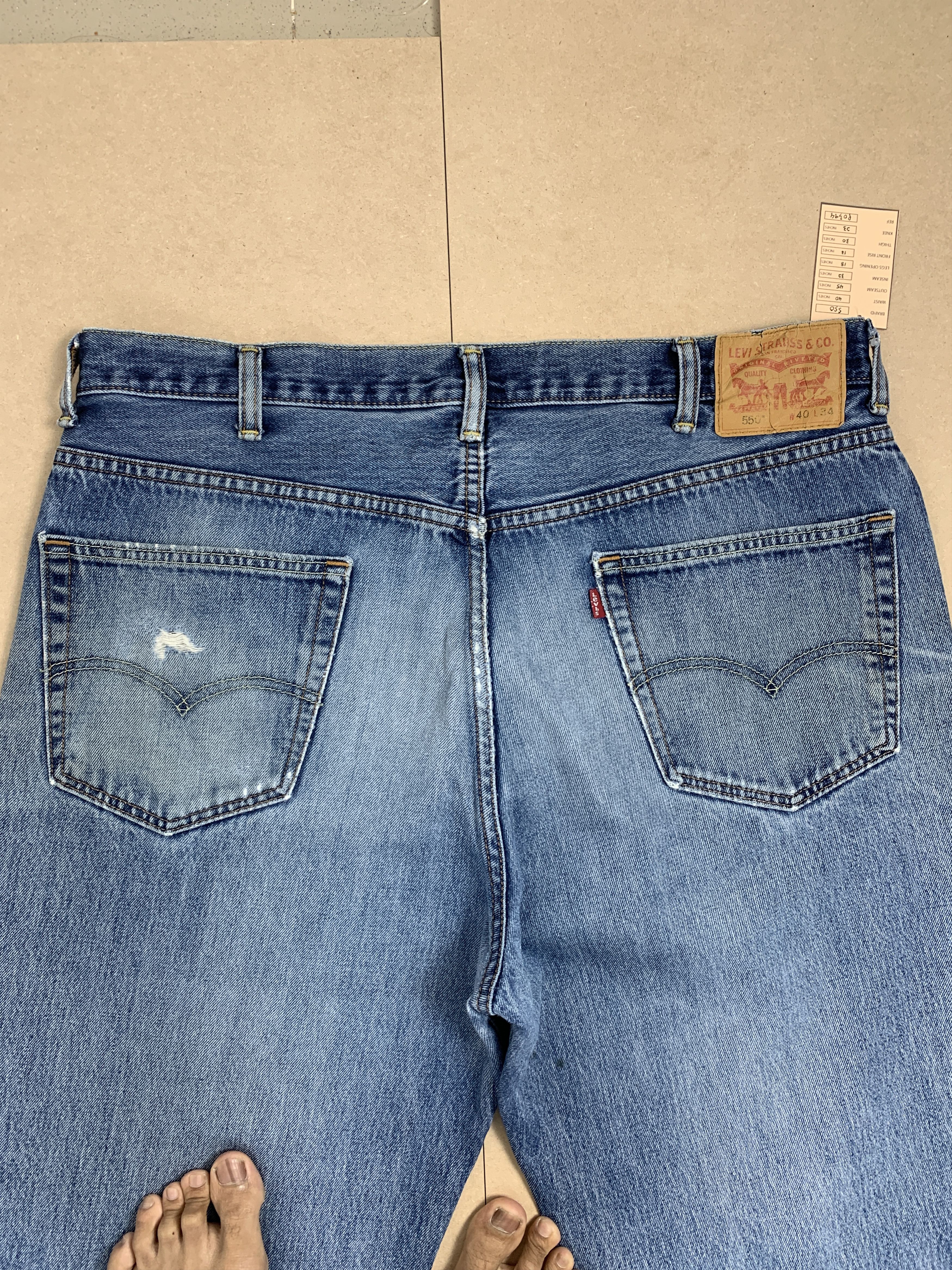 Levi's Vintage Levis 550 Straight Cut Distressed Mid Wash Jeans Size US 40 / EU 56 - 10 Thumbnail
