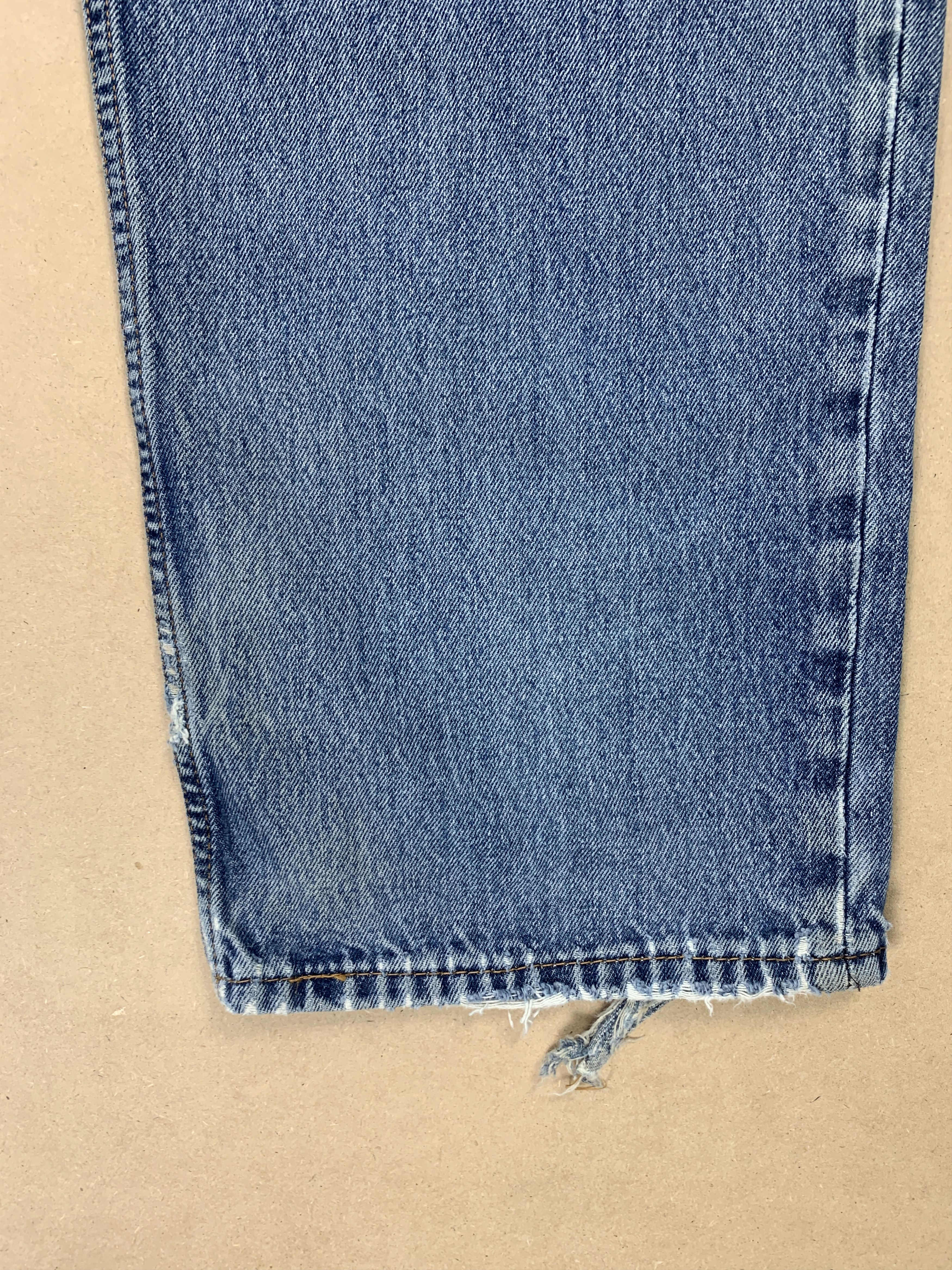 Levi's Vintage Levis 550 Straight Cut Distressed Mid Wash Jeans Size US 40 / EU 56 - 4 Thumbnail