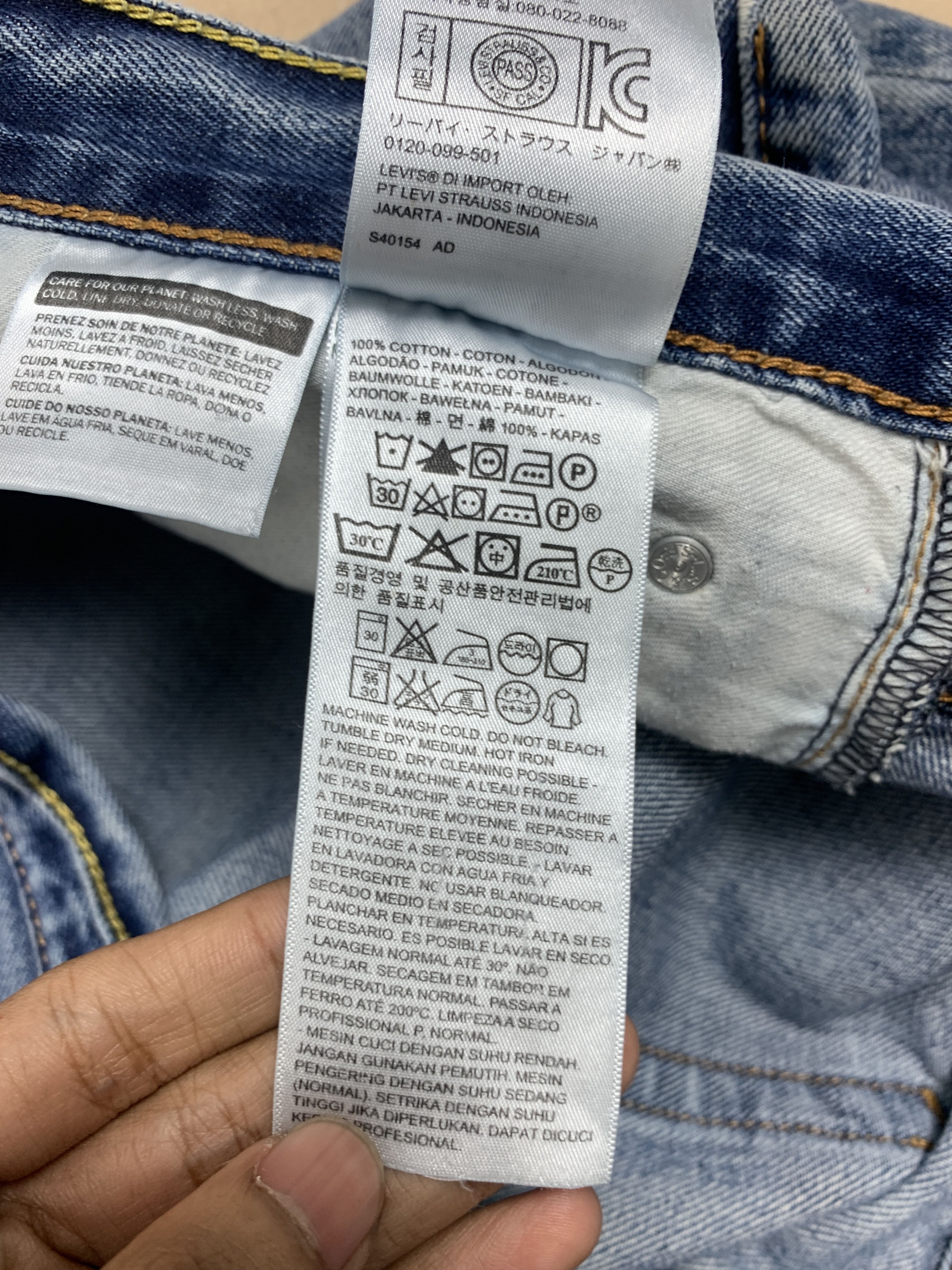 Levi's Vintage Levis 550 Straight Cut Distressed Mid Wash Jeans Size US 40 / EU 56 - 17 Thumbnail