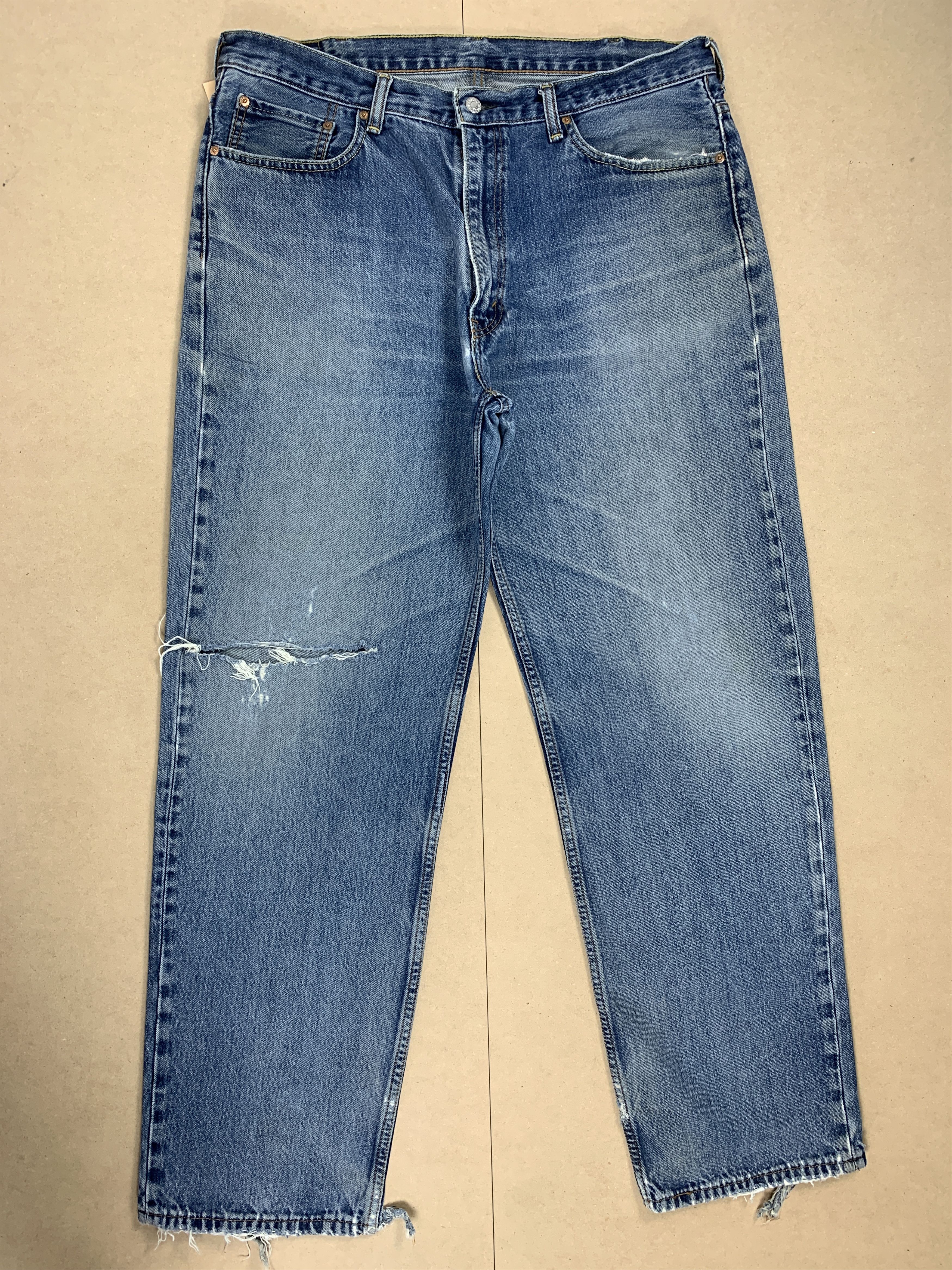 Levi's Vintage Levis 550 Straight Cut Distressed Mid Wash Jeans Size US 40 / EU 56 - 1 Thumbnail