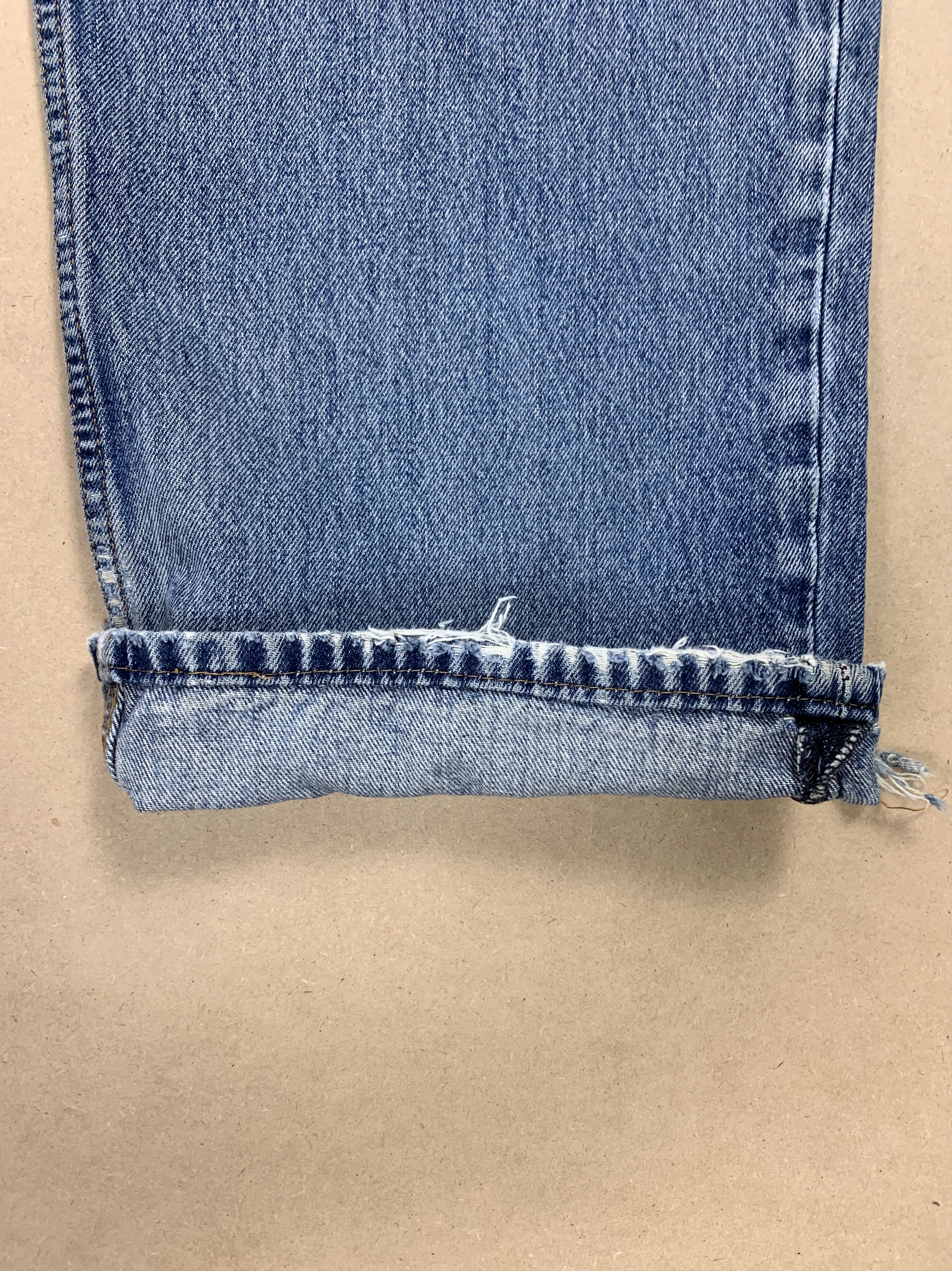 Levi's Vintage Levis 550 Straight Cut Distressed Mid Wash Jeans Size US 40 / EU 56 - 5 Thumbnail