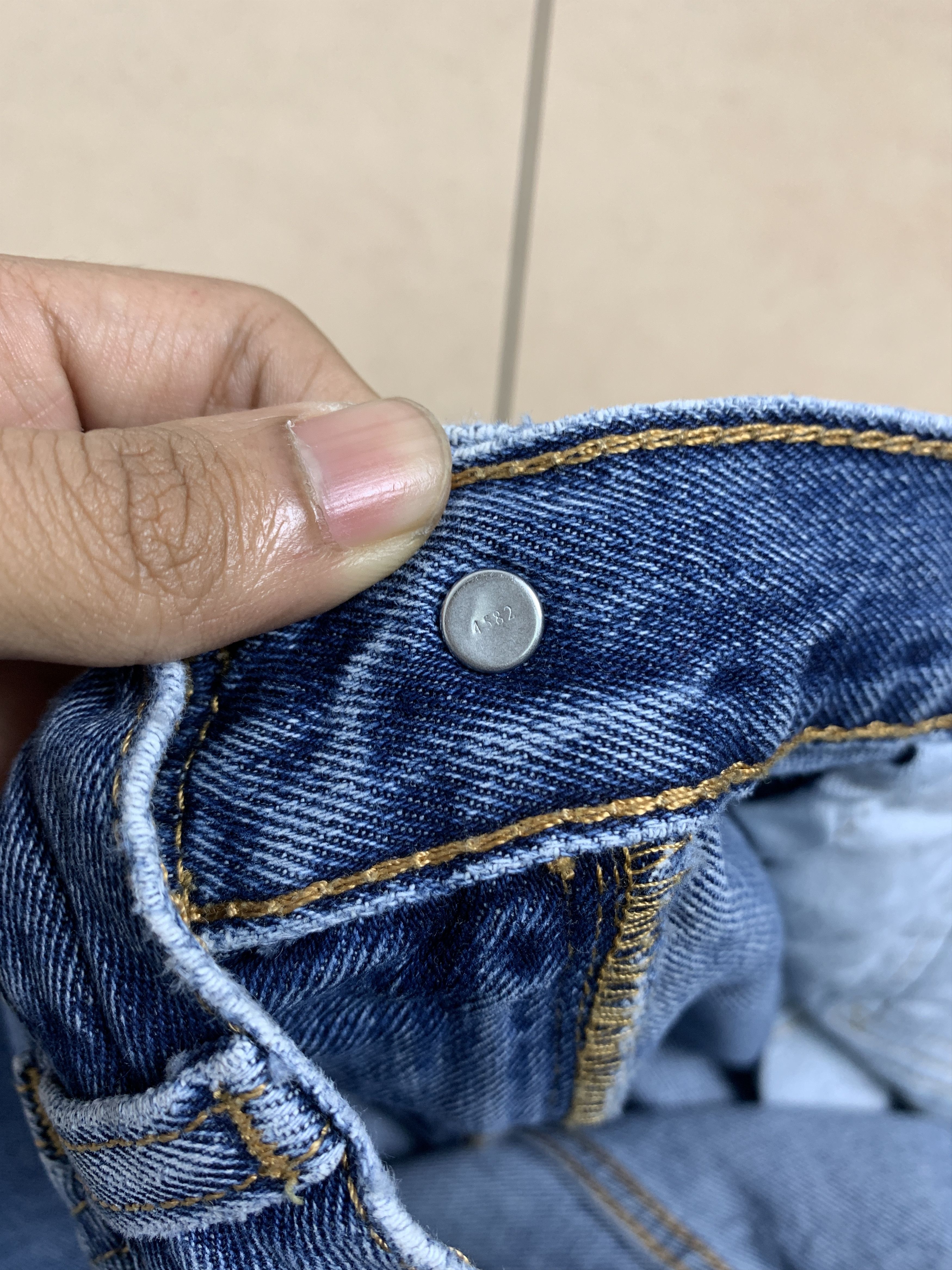 Levi's × Vintage Vintage LEVI'S 505 Faded Straight Cut Mid Wash Jeans Size US 40 / EU 56 - 17 Thumbnail