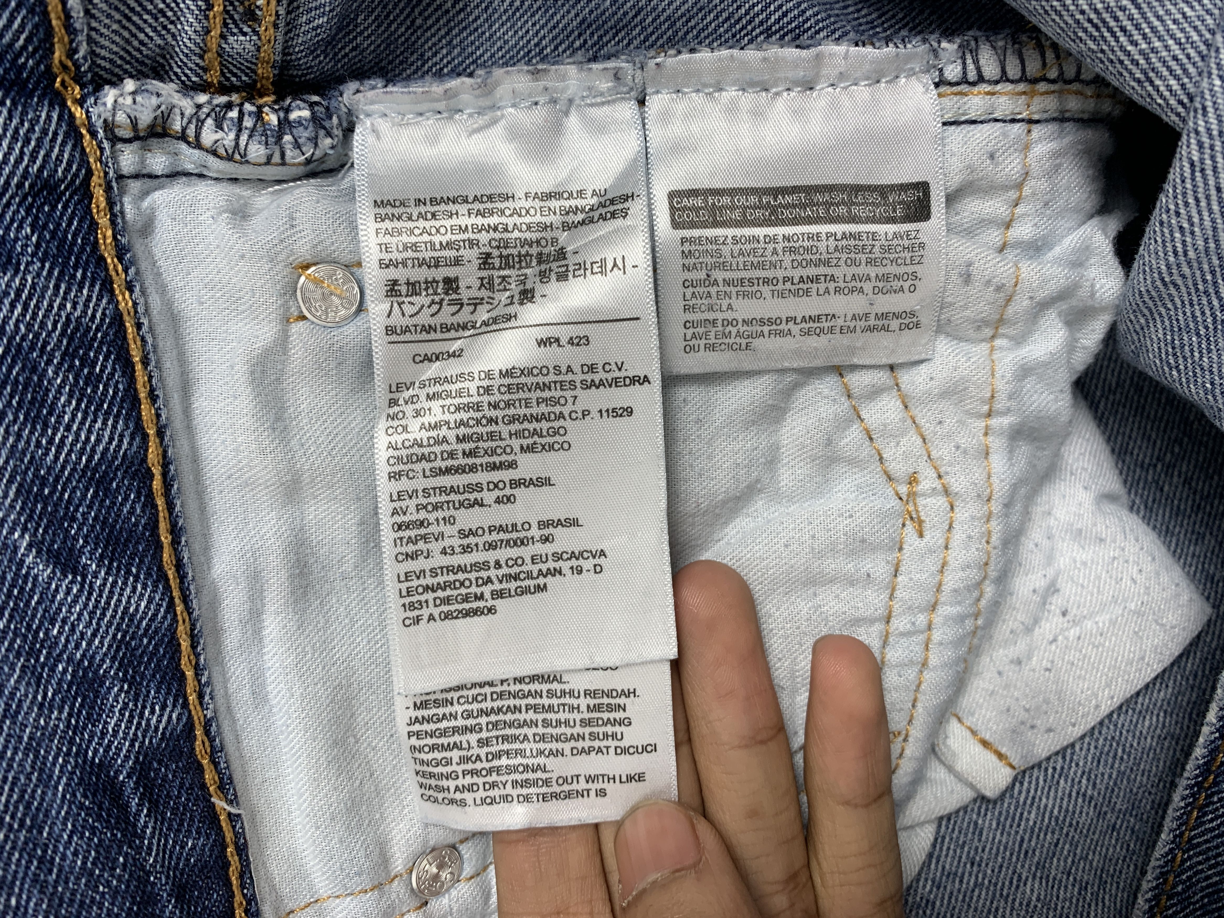 Levi's × Vintage Vintage LEVI'S 505 Faded Straight Cut Mid Wash Jeans Size US 40 / EU 56 - 10 Thumbnail