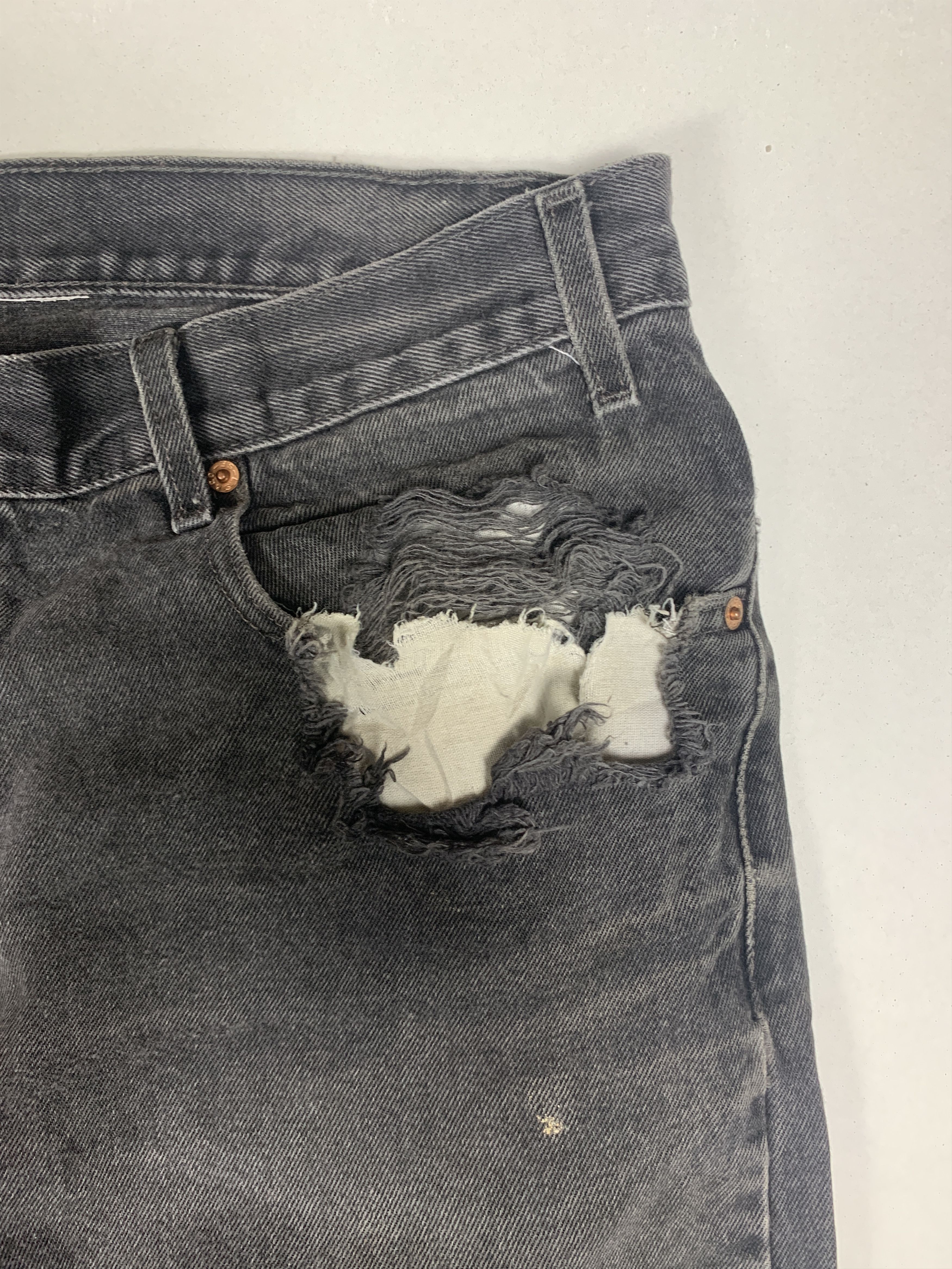 Levi's Vintage LEVI'S 505 Distressed Faded Straight Cut Jeans P0007 Size US 38 / EU 54 - 19 Thumbnail