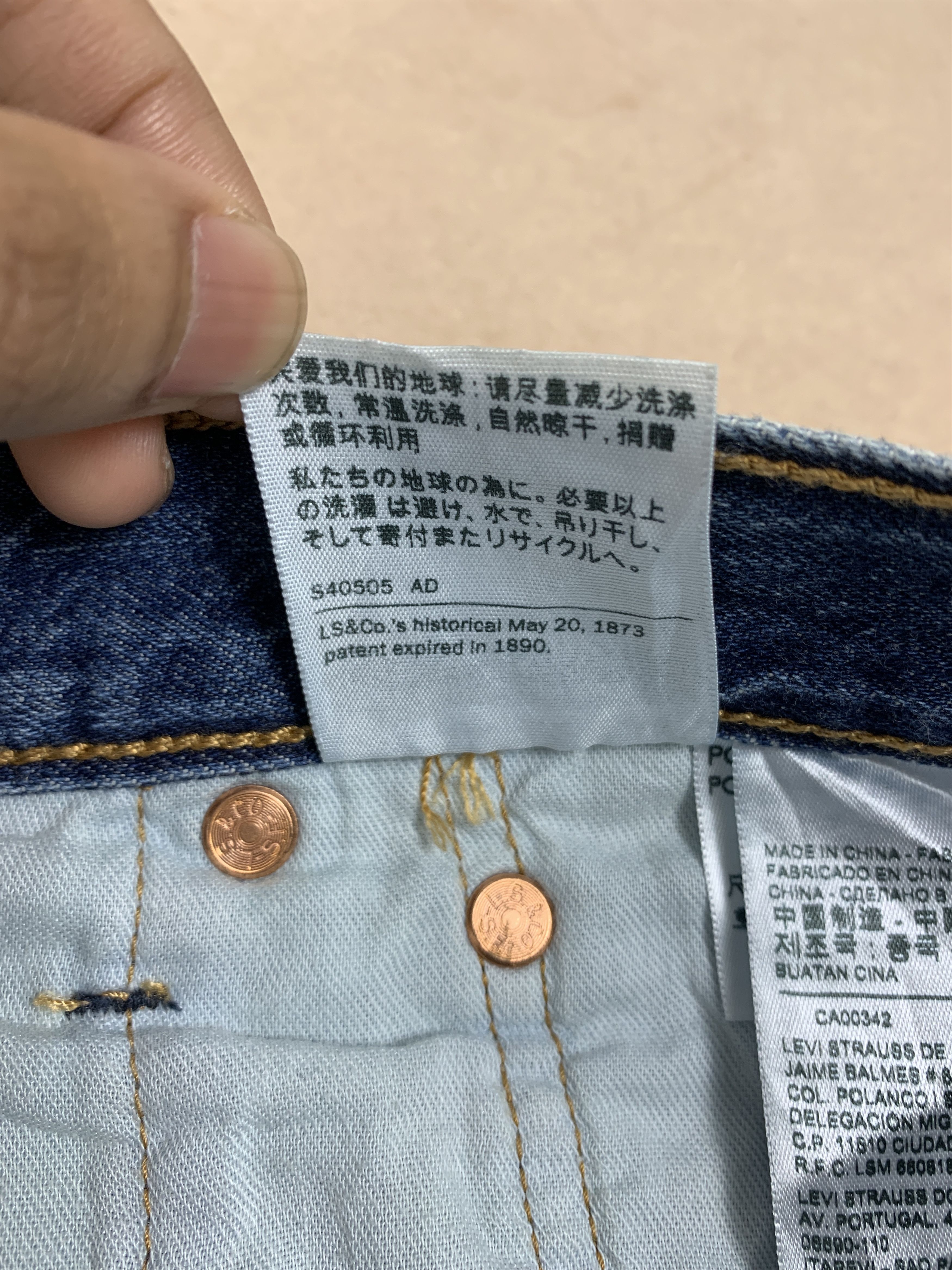 Levi's Vintage Levi's 501 Distressed Faded Blue Jeans P0124 Size US 36 / EU 52 - 10 Thumbnail