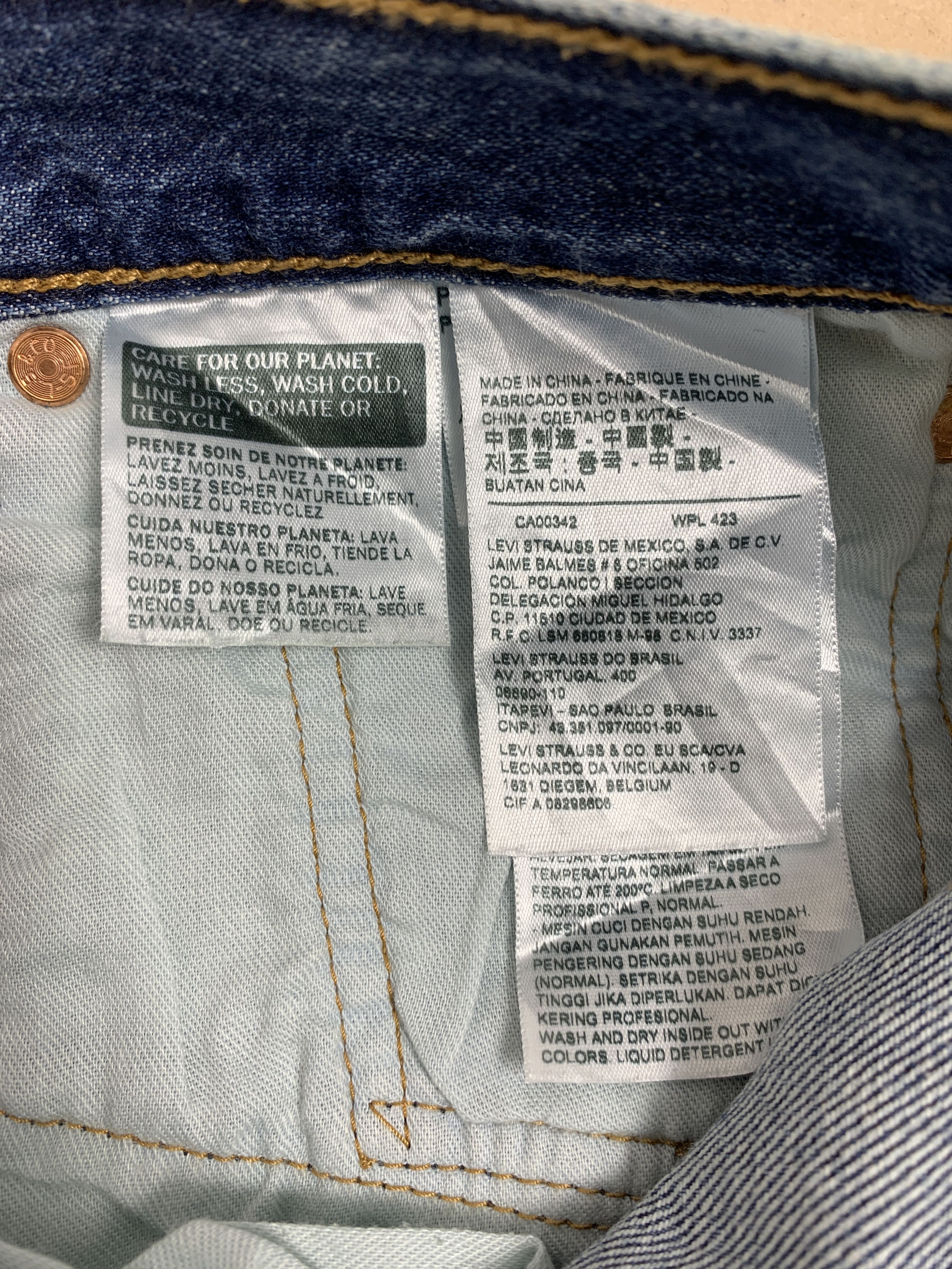 Levi's Vintage Levi's 501 Distressed Faded Blue Jeans P0124 Size US 36 / EU 52 - 9 Thumbnail