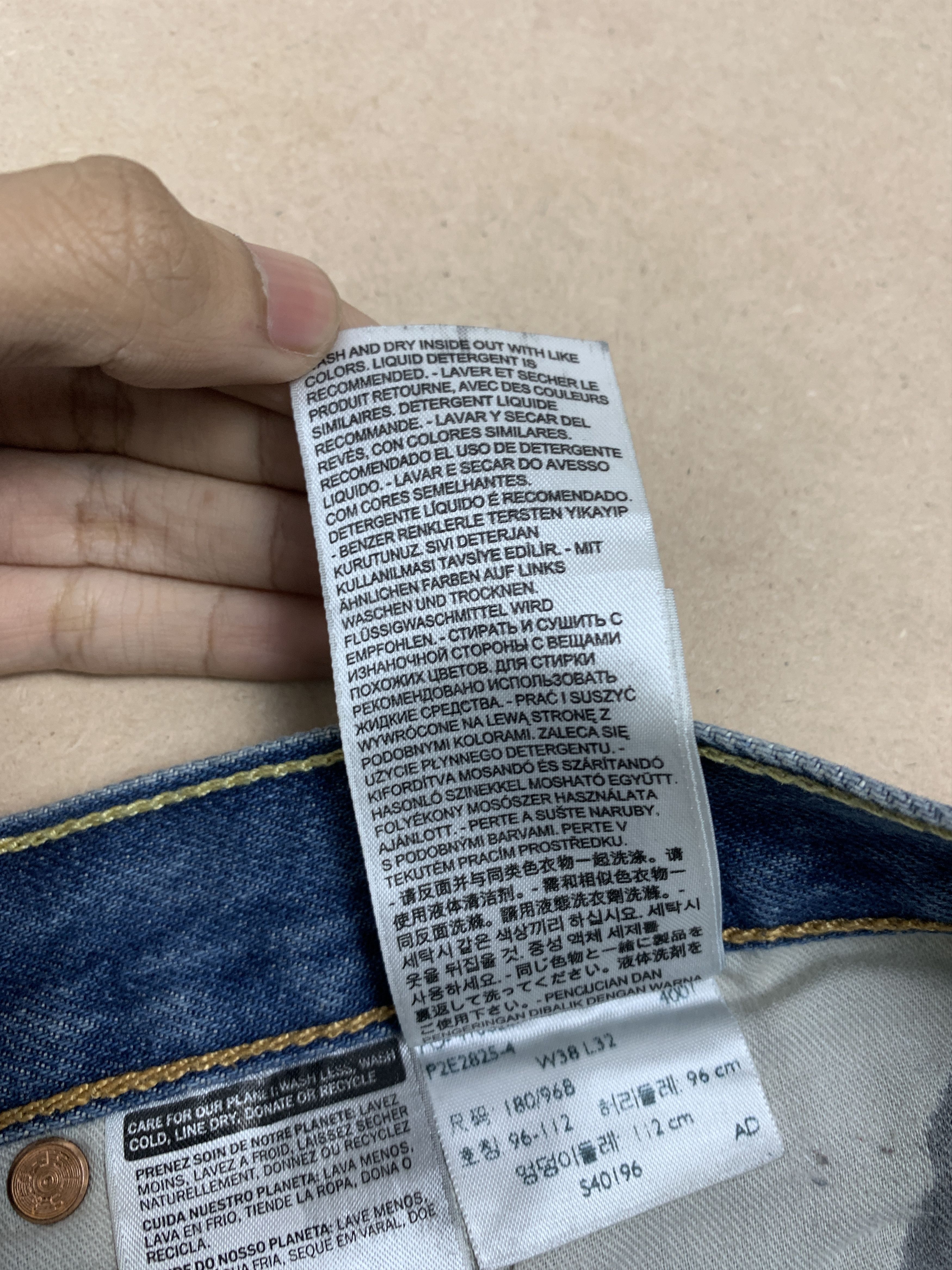 Levi's Vintage Levis 501 Straight Cut Faded Jeans P0291 Size US 40 / EU 56 - 15 Thumbnail