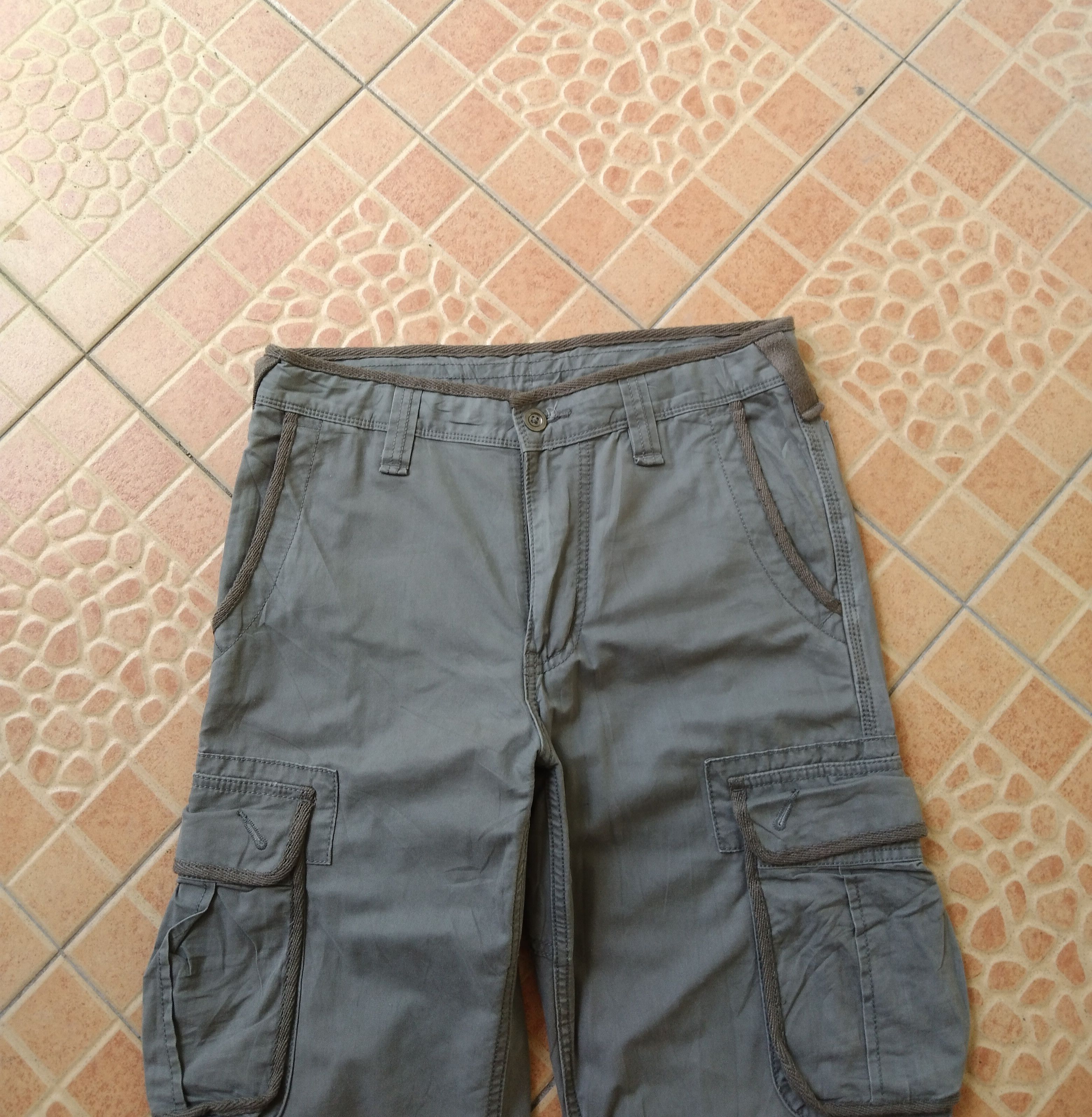 Attachment × Japanese Brand TACTICAL PARACHUTE UNIQLO CARGO PANTS Size US 31 - 4 Thumbnail