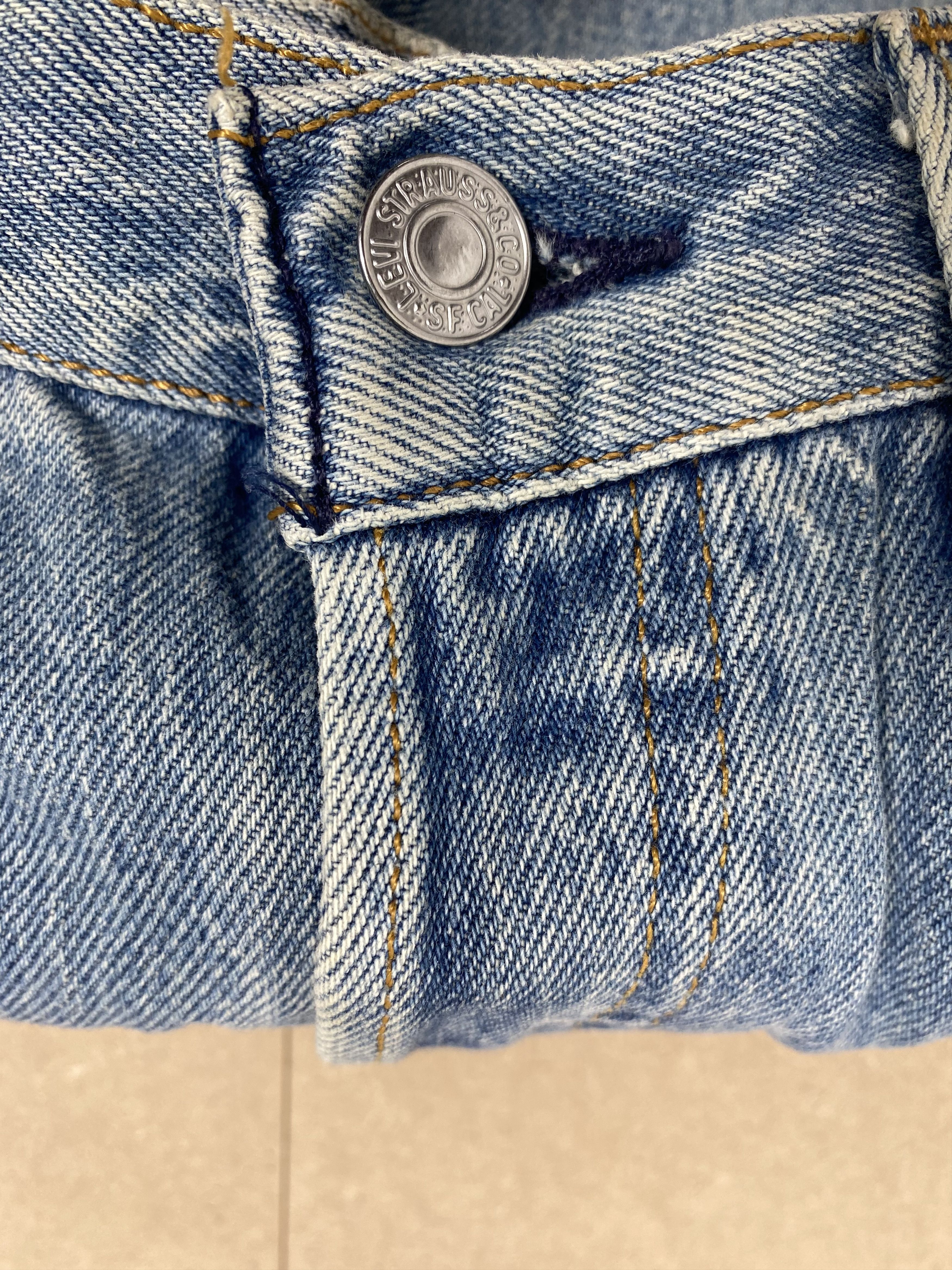 Levi's Vintage Levis 501 Straight Cut Mid Wash Jeans P0419 Size US 32 / EU 48 - 9 Thumbnail