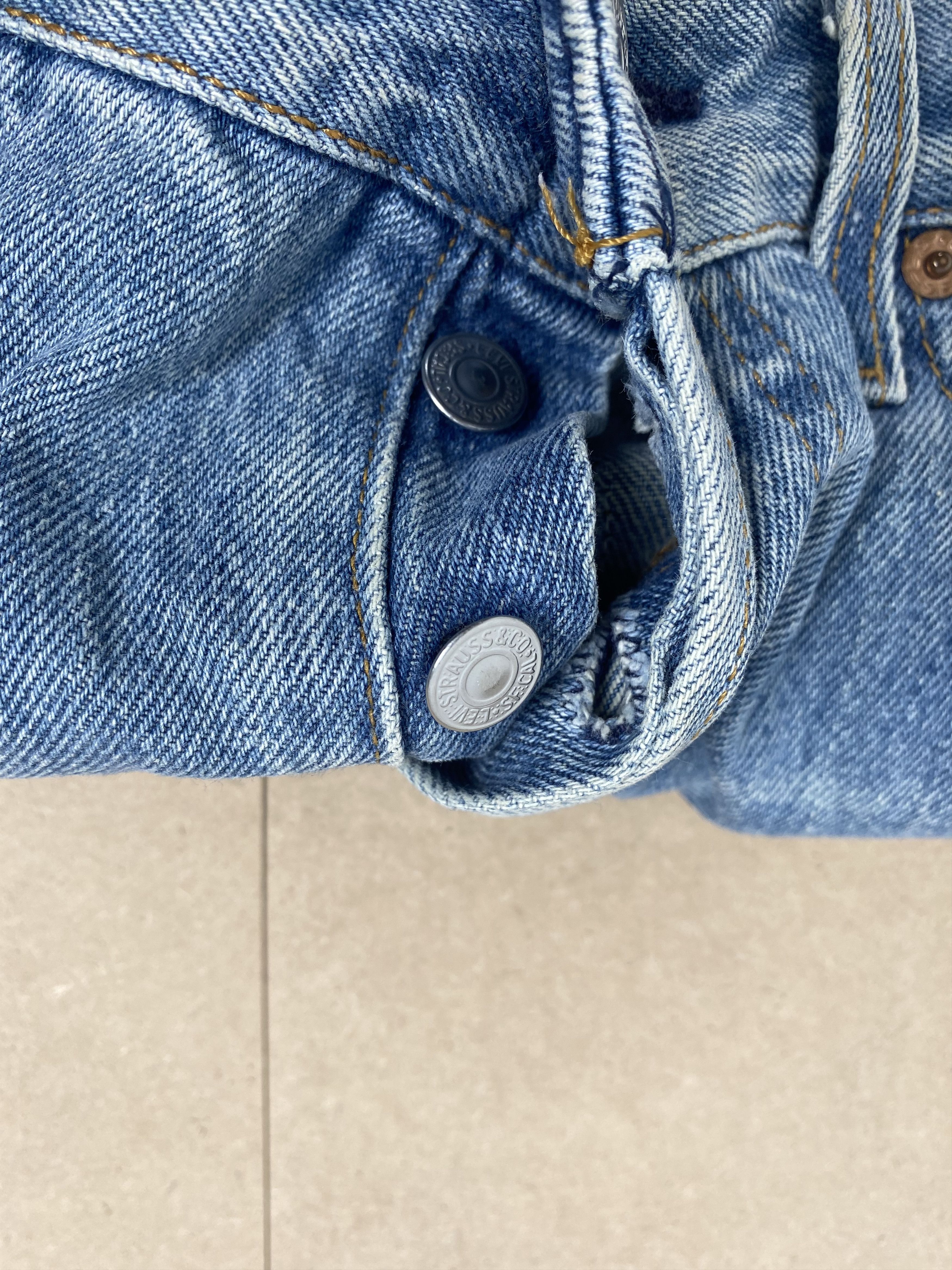 Levi's Vintage Levis 501 Straight Cut Mid Wash Jeans P0419 Size US 32 / EU 48 - 10 Thumbnail