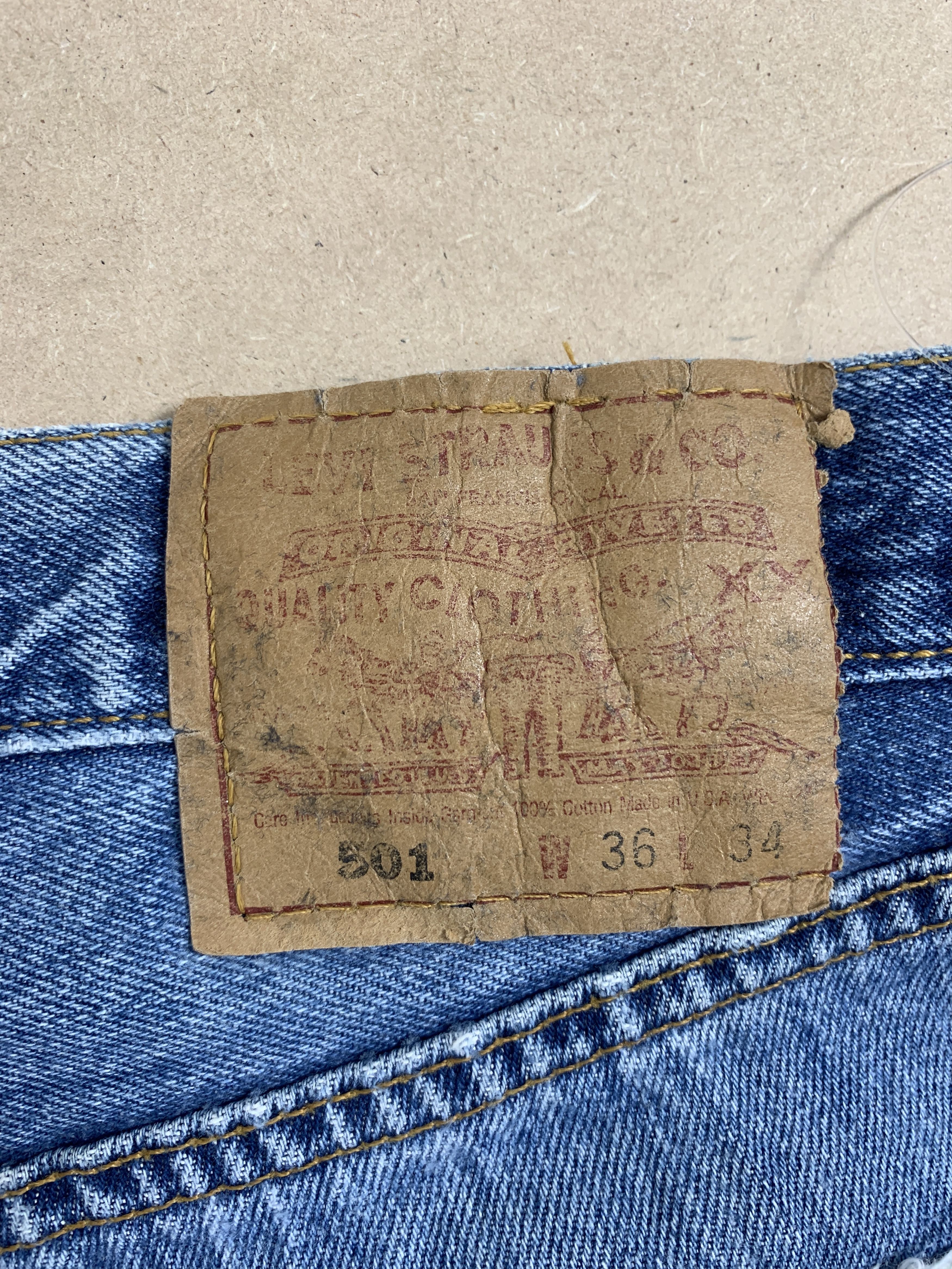 Levi's Vintage 90s LEVI'S 501 Distressed Faded Mid Blue Jeans P0063 Size US 34 / EU 50 - 12 Thumbnail