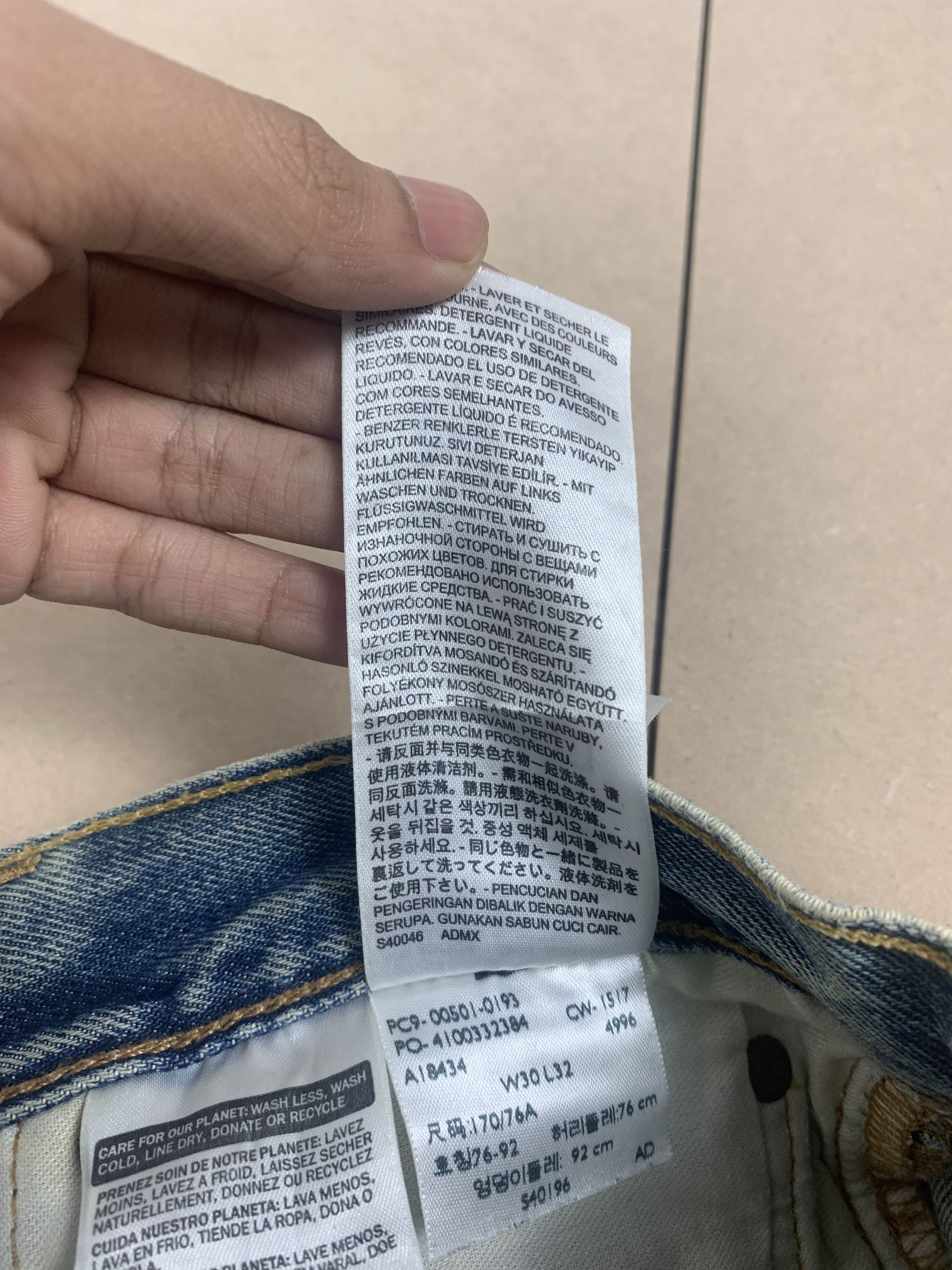 Levi's Vintage Levis 501 Straight Cut Faded Mid Wash Jeans P0333 Size US 30 / EU 46 - 16 Thumbnail