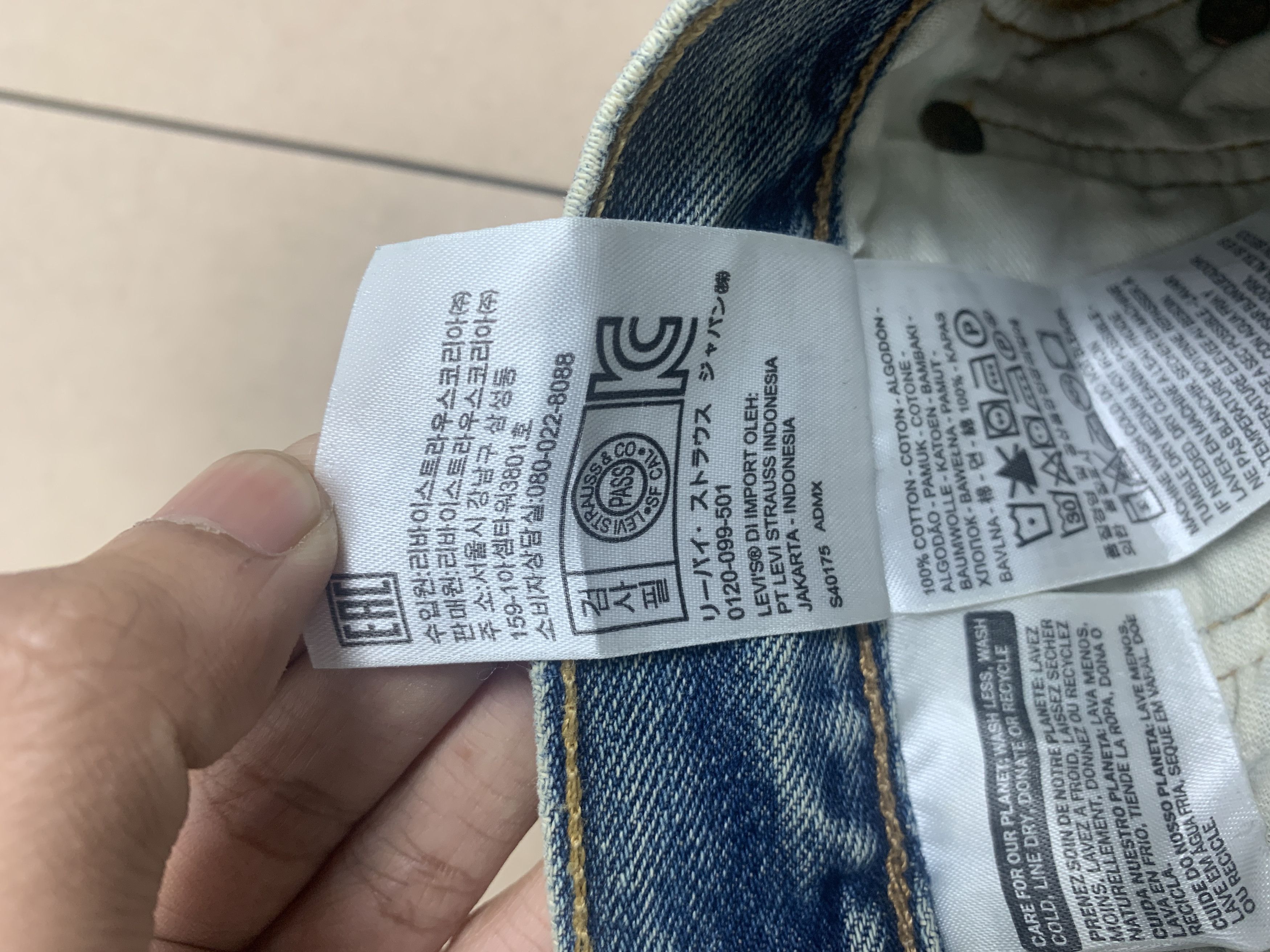 Levi's Vintage Levis 501 Straight Cut Faded Mid Wash Jeans P0333 Size US 30 / EU 46 - 14 Thumbnail