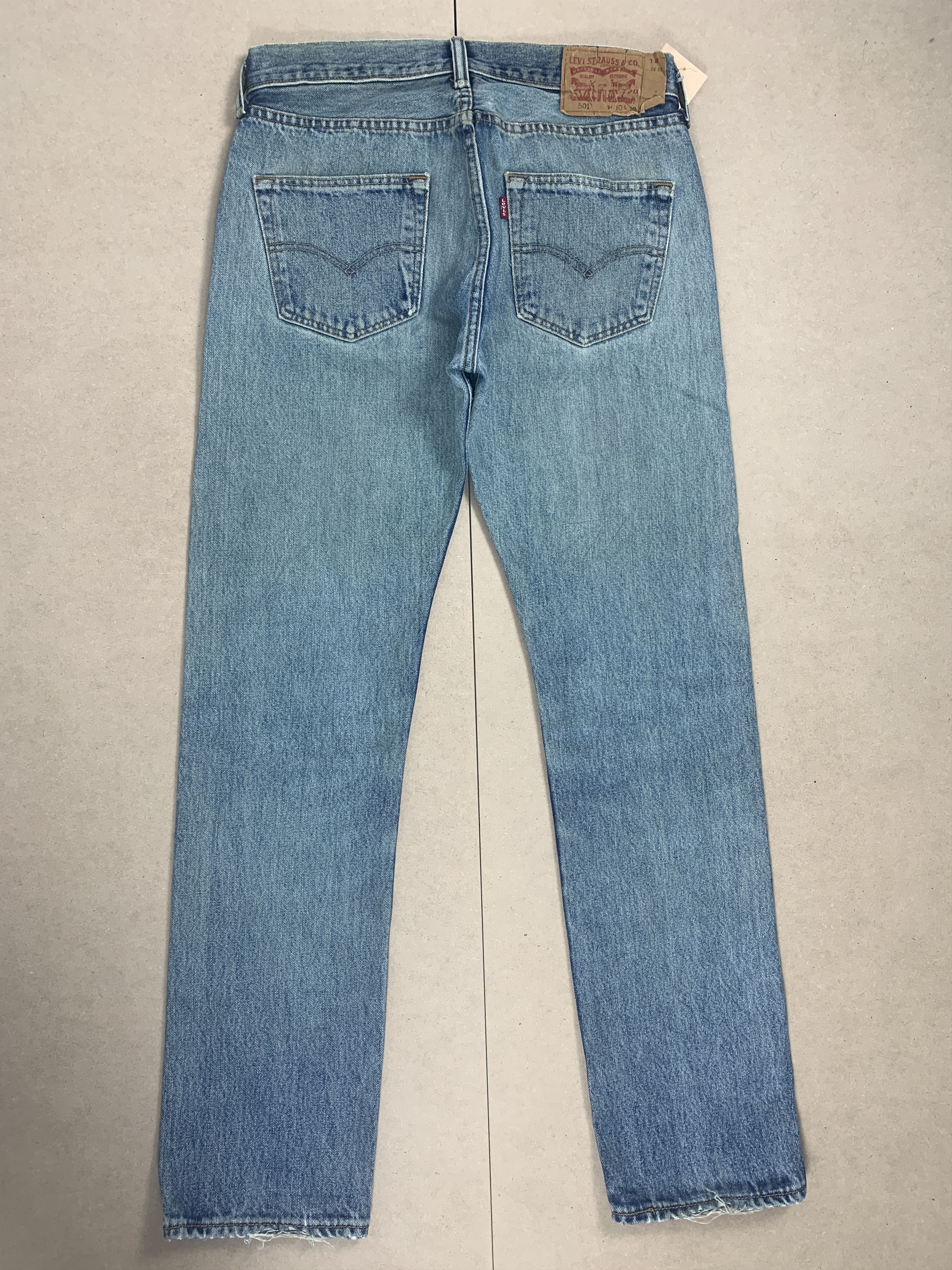 Levi's Vintage Levis 501 Straight Cut Faded Mid Wash Jeans P0333 Size US 30 / EU 46 - 5 Thumbnail