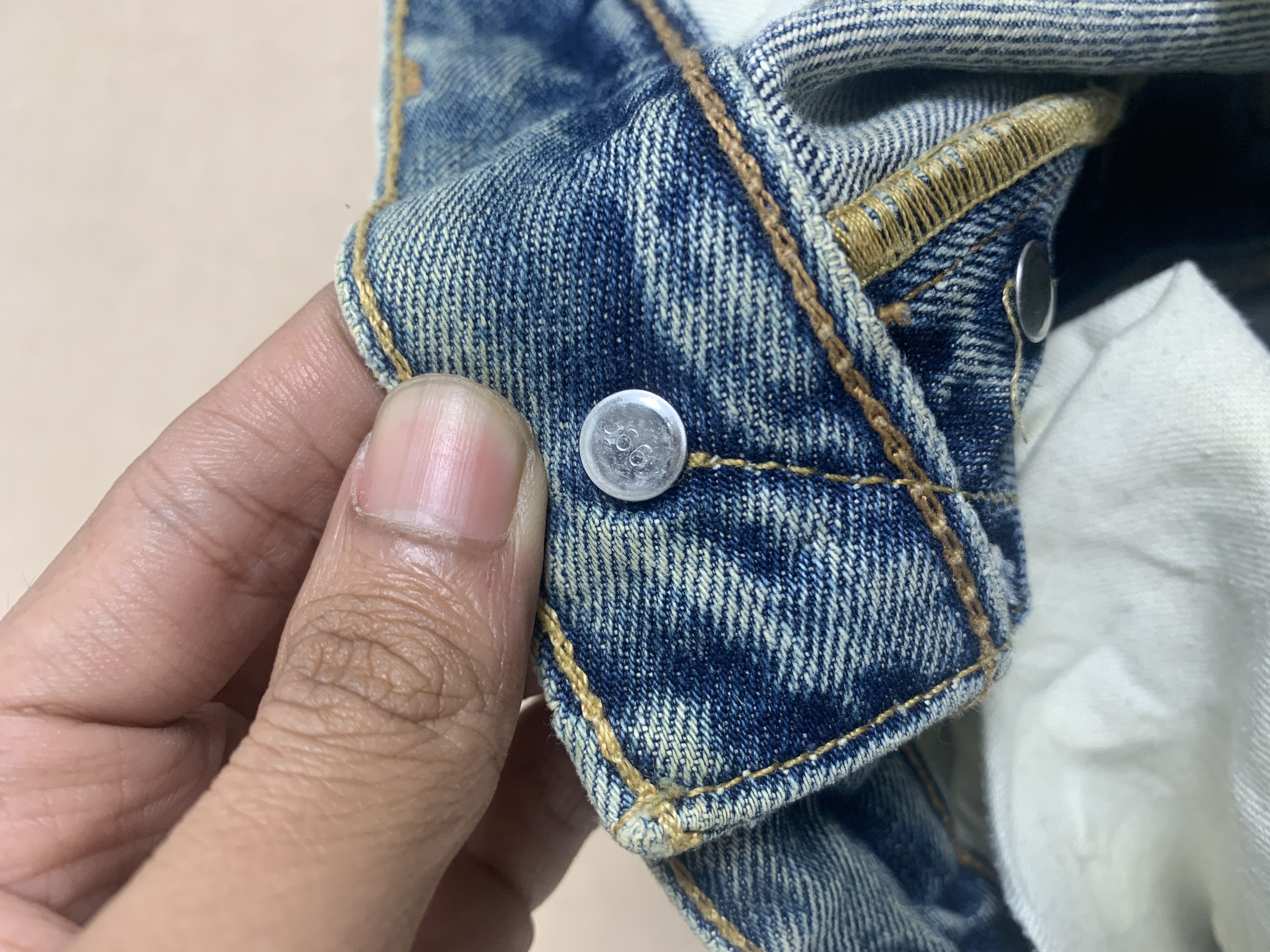 Levi's Vintage Levis 501 Straight Cut Faded Mid Wash Jeans P0333 Size US 30 / EU 46 - 18 Thumbnail