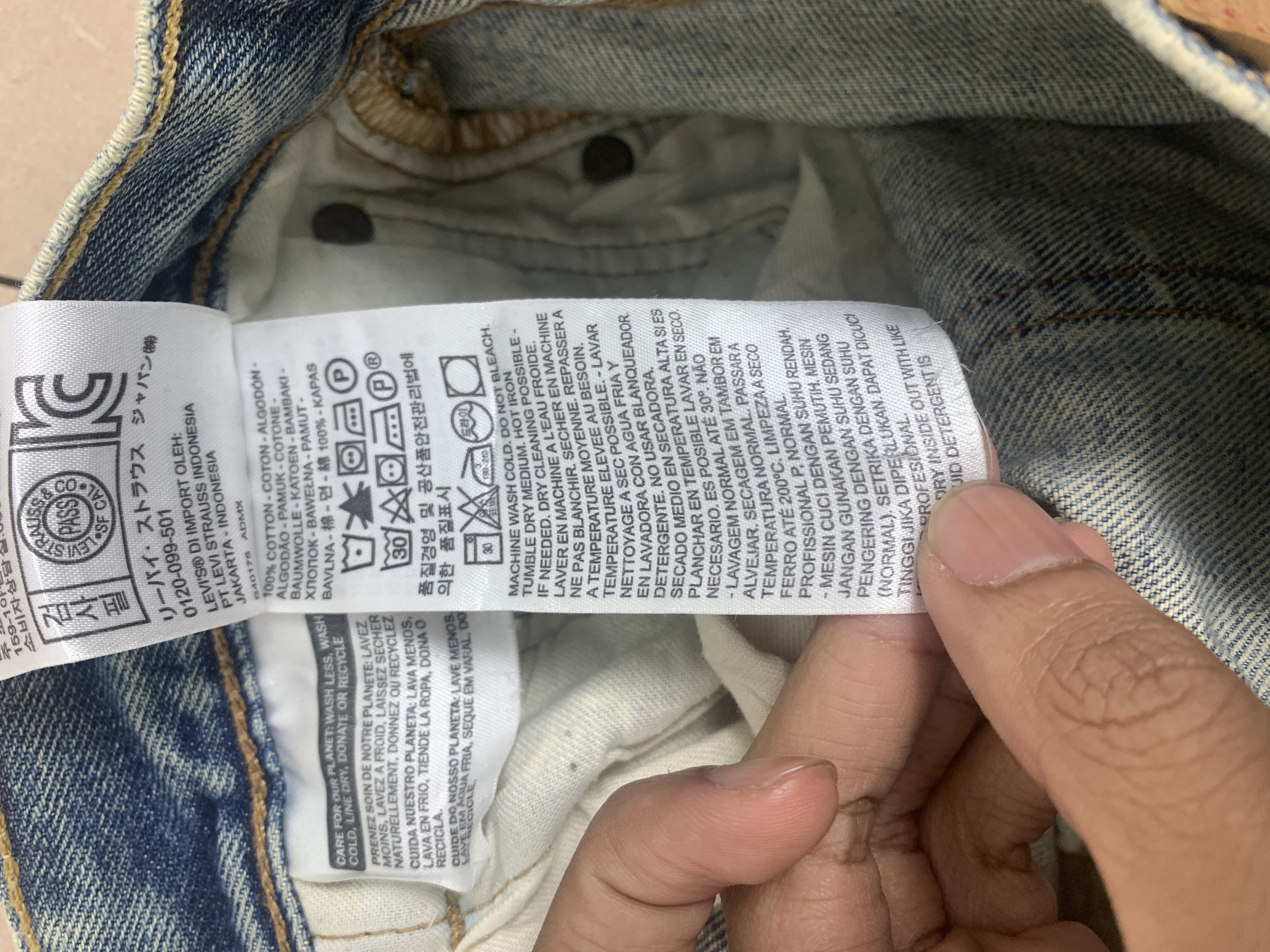 Levi's Vintage Levis 501 Straight Cut Faded Mid Wash Jeans P0333 Size US 30 / EU 46 - 15 Thumbnail