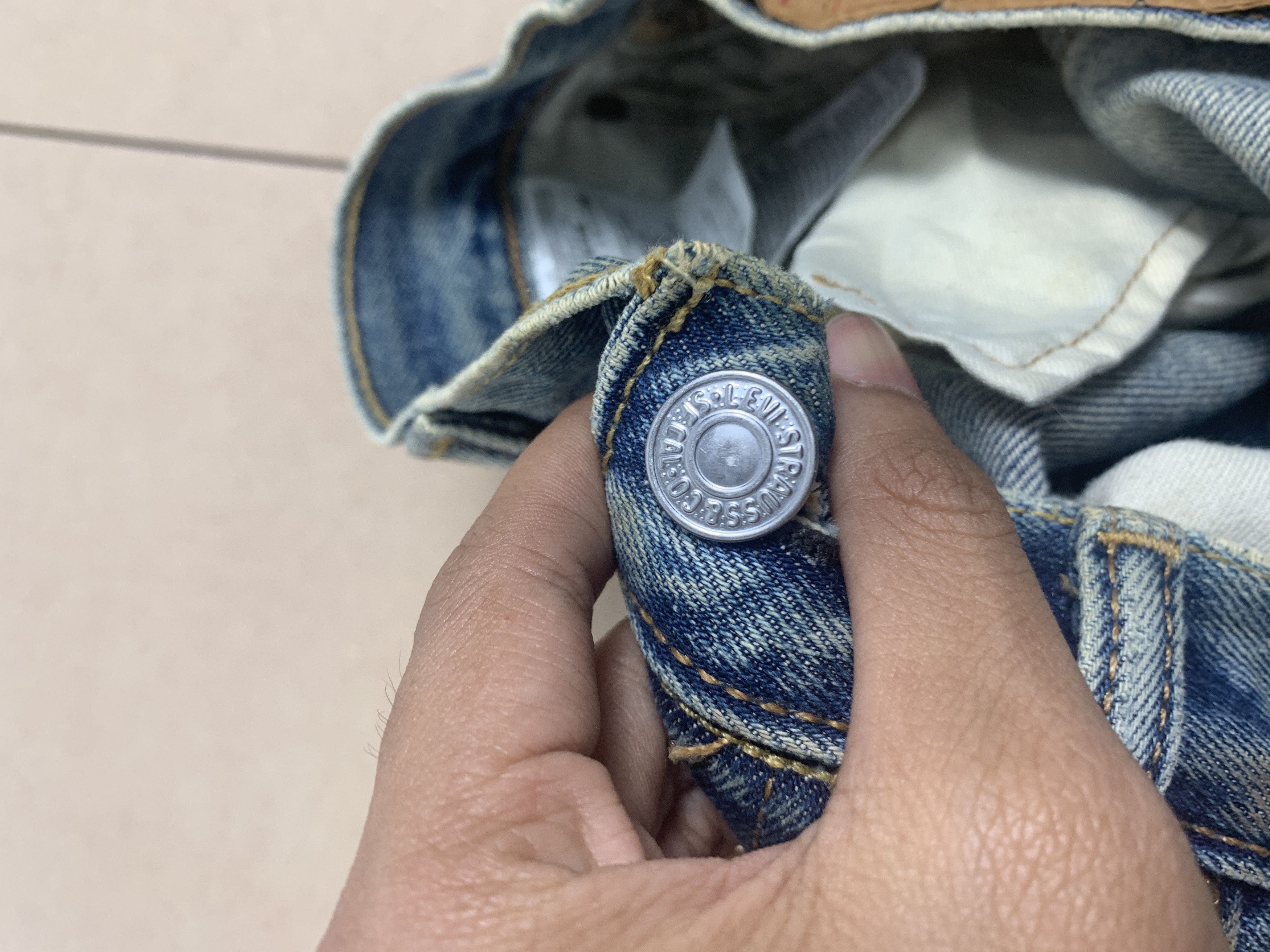 Levi's Vintage Levis 501 Straight Cut Faded Mid Wash Jeans P0333 Size US 30 / EU 46 - 19 Thumbnail