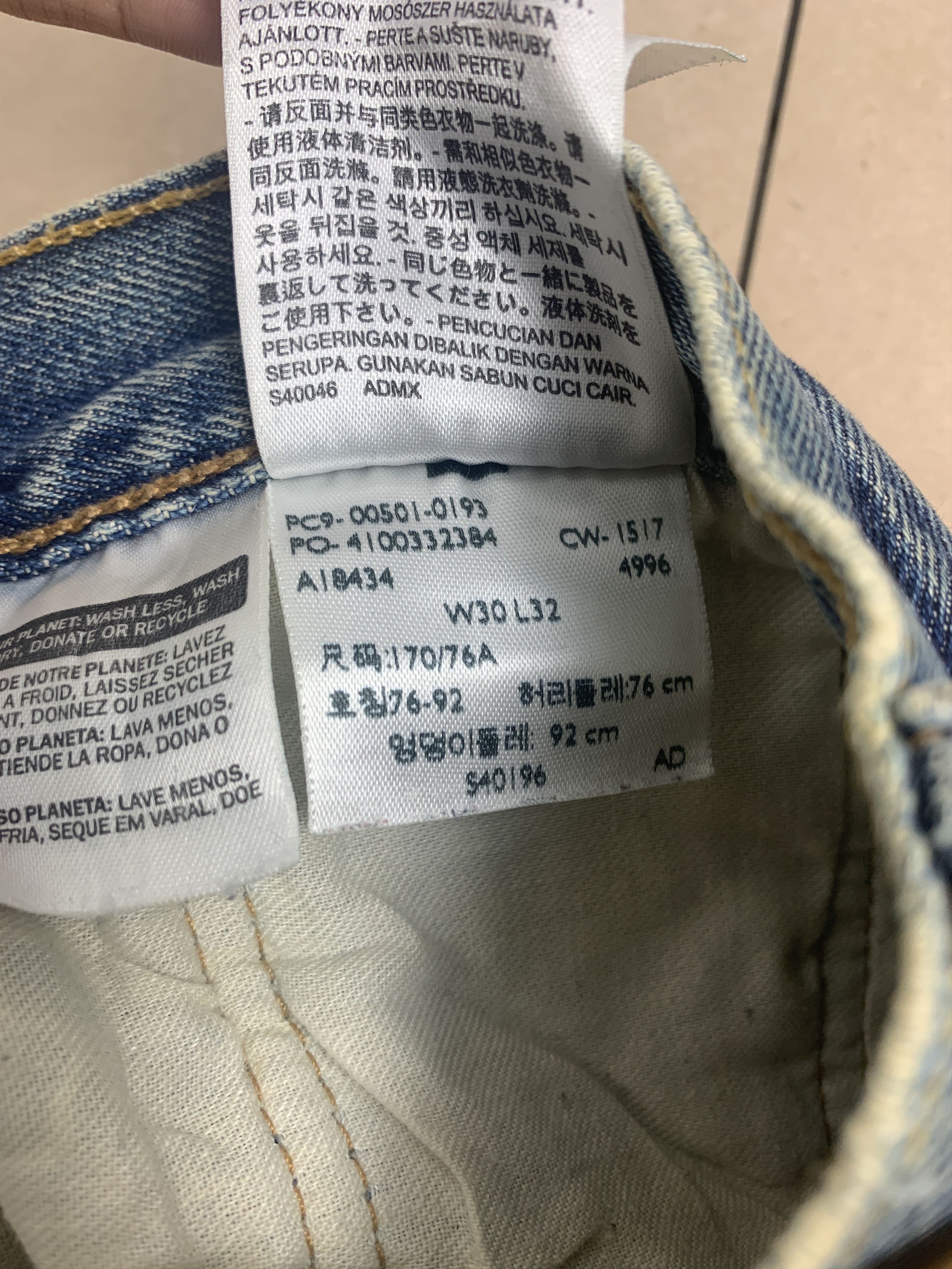 Levi's Vintage Levis 501 Straight Cut Faded Mid Wash Jeans P0333 Size US 30 / EU 46 - 17 Thumbnail