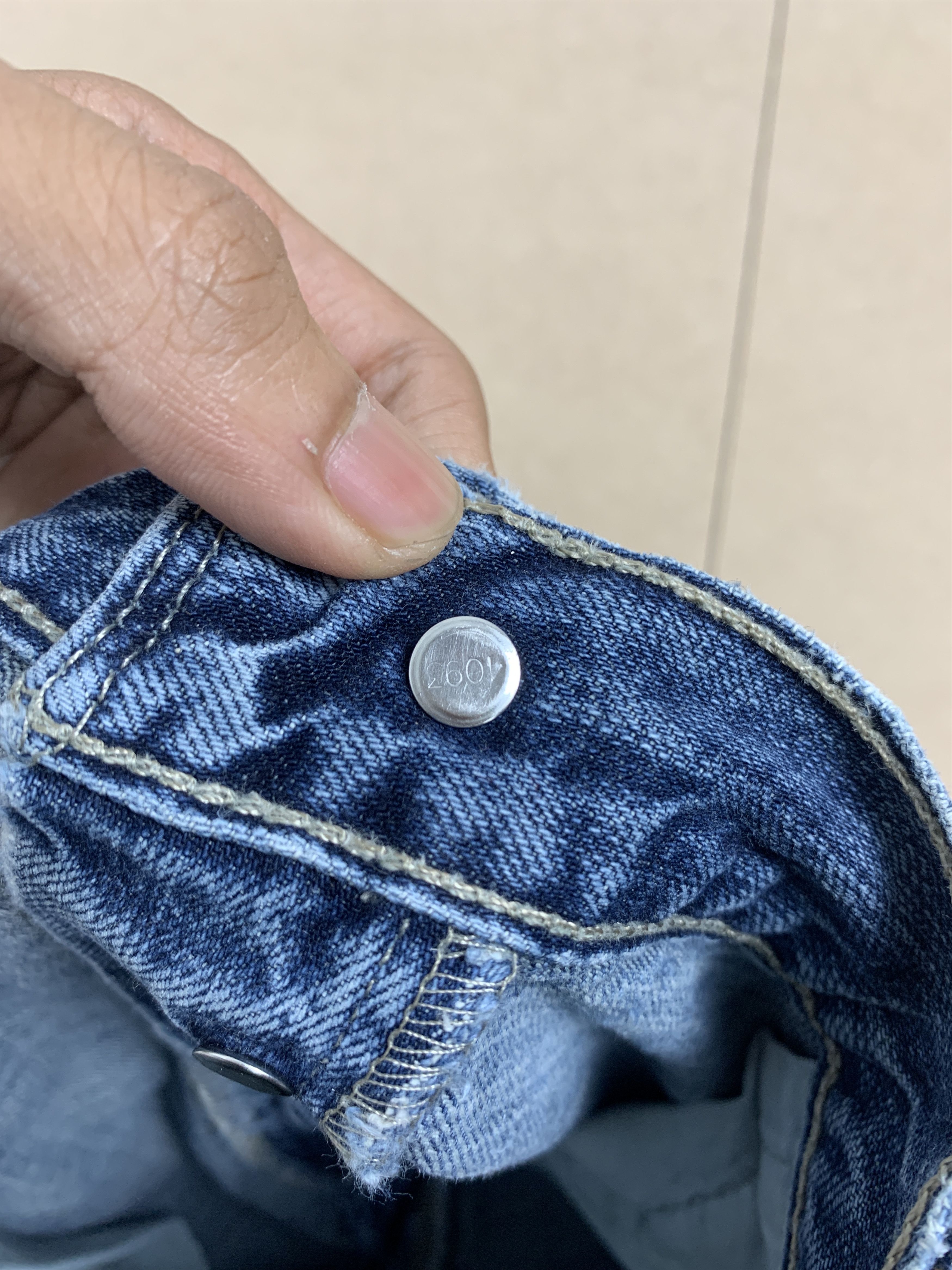Levi's Vintage 90s Levis 501 Straight Cut Distressed Jeans P0260 Size US 34 / EU 50 - 20 Thumbnail