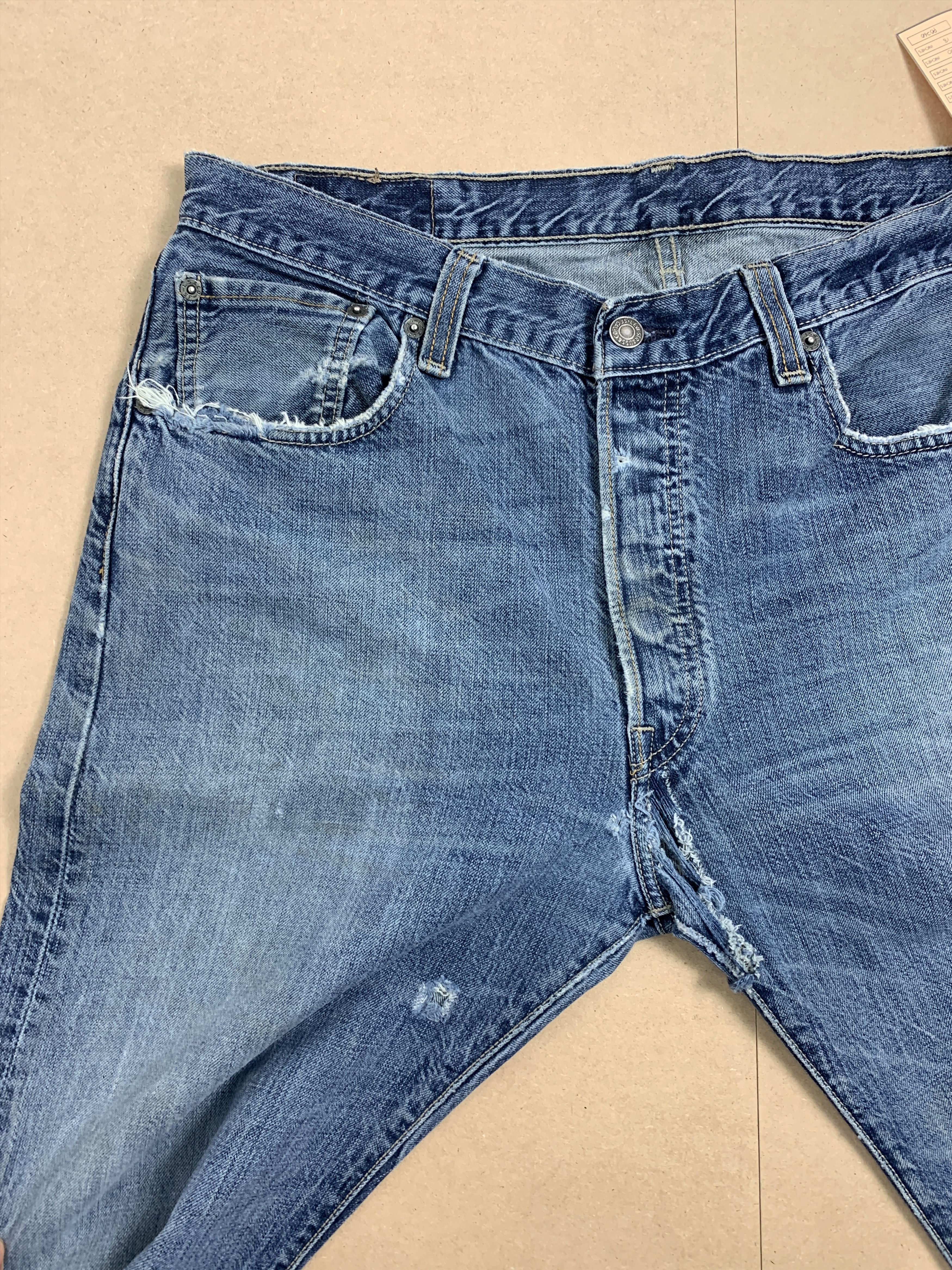 Levi's Vintage 90s Levis 501 Straight Cut Distressed Jeans P0260 Size US 34 / EU 50 - 6 Thumbnail