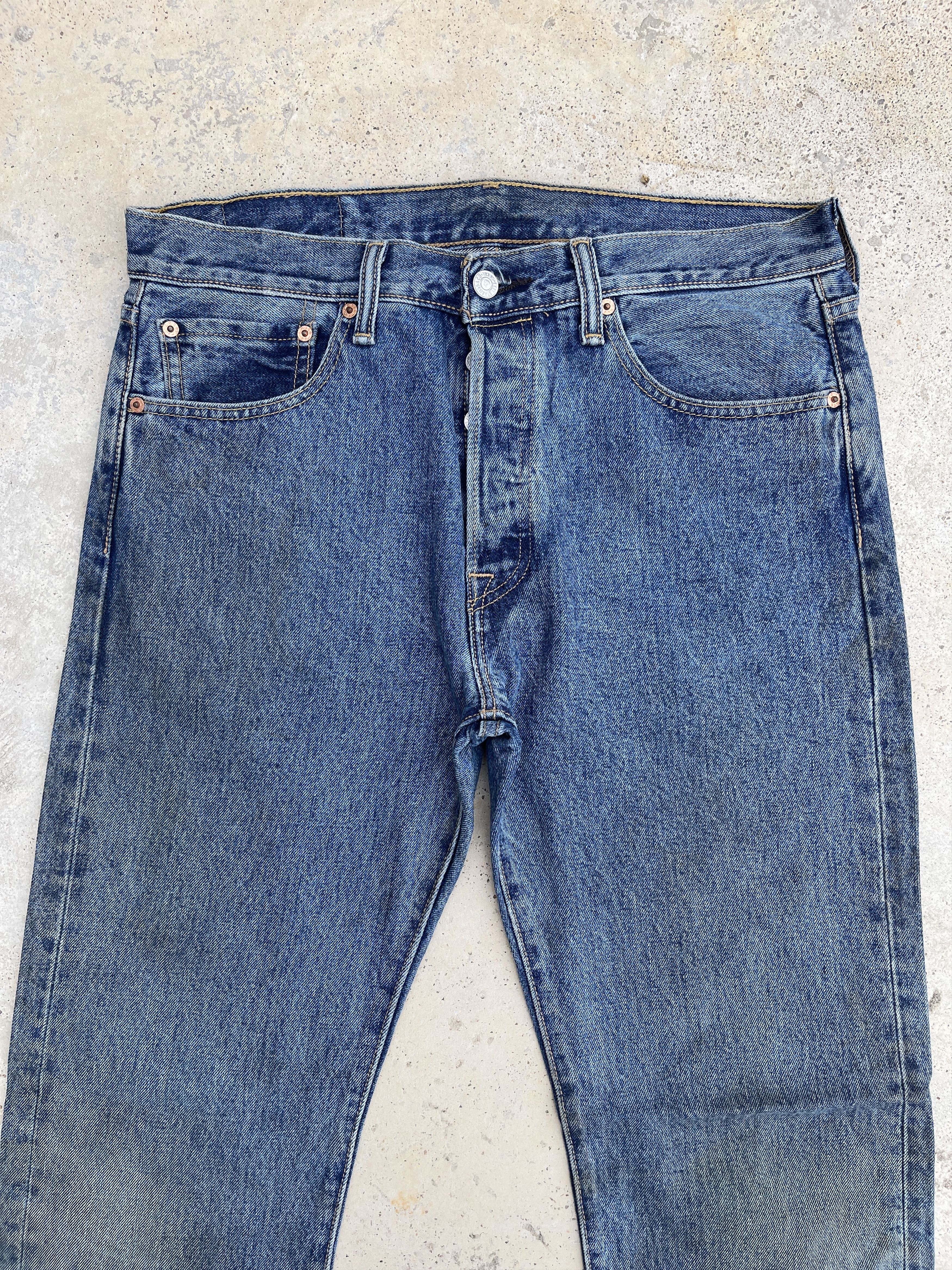 Levi's Vintage Levis 501 Distressed Jeans - J262 Size US 34 / EU 50 - 3 Thumbnail