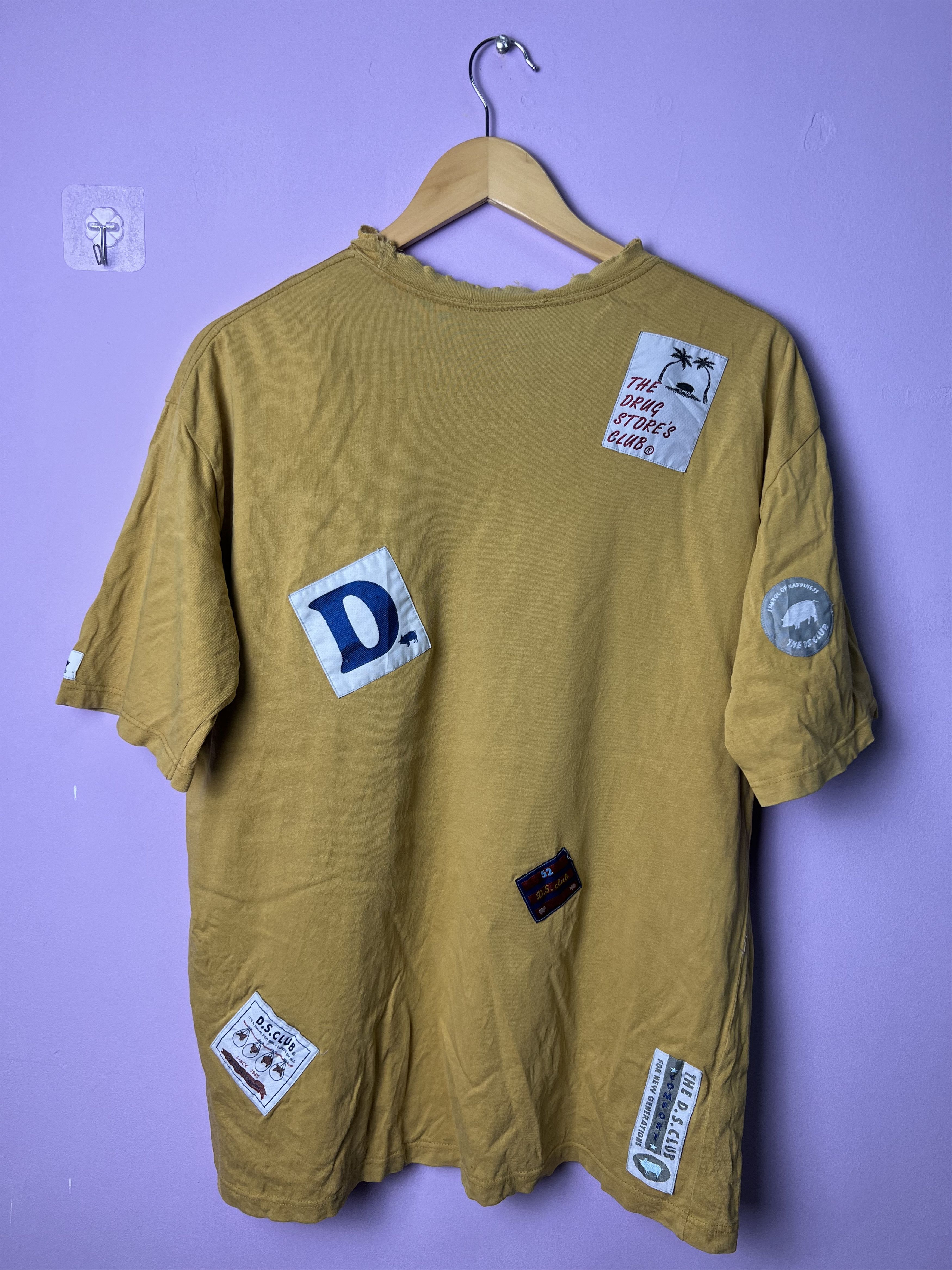 Japanese Brand 🔥Distressed Rare Drugs Store Club Patches Tees Size US M / EU 48-50 / 2 - 2 Thumbnail