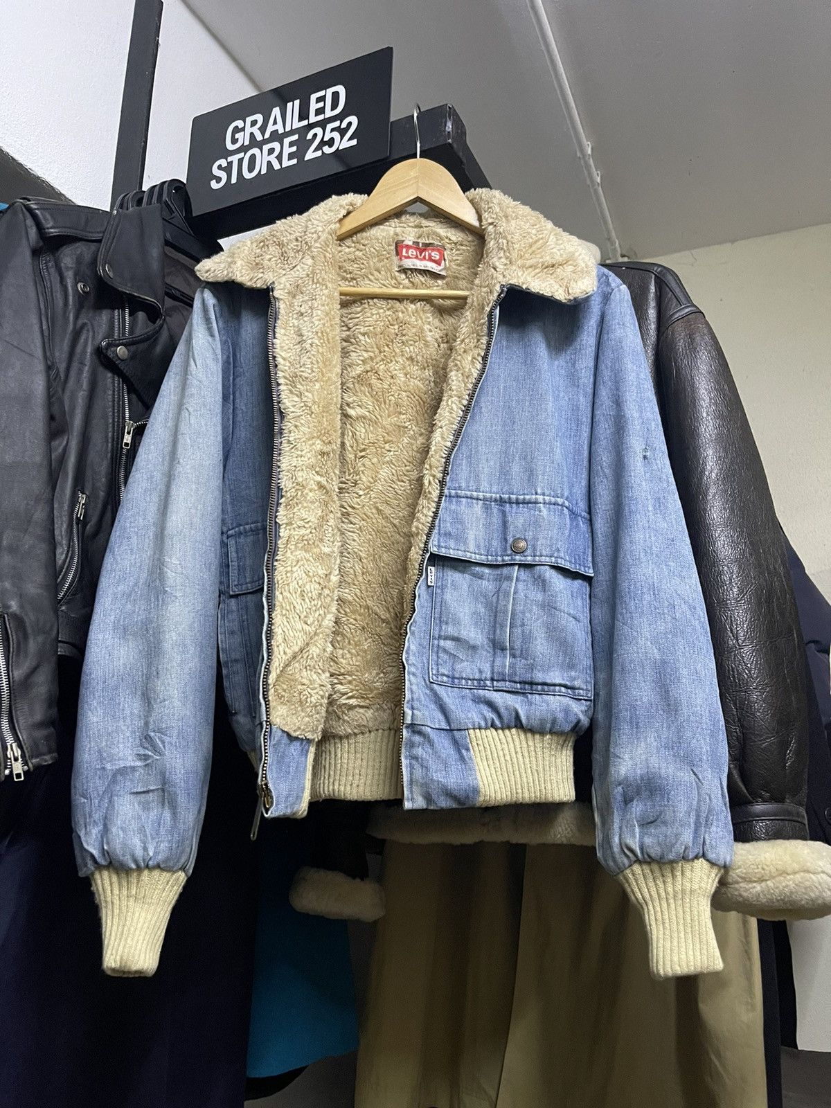 Levi's Vintage Clothing TRUE VINTAGE 70s LEVIS DENIM SHERPA JACKET Size US S / EU 44-46 / 1 - 5 Thumbnail