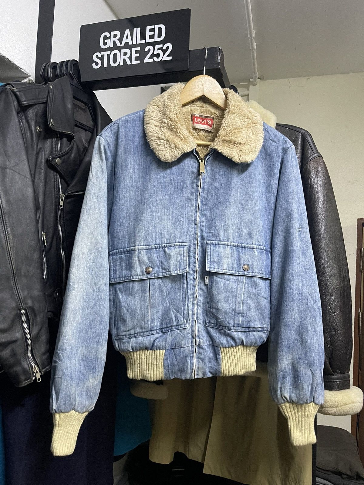 Levi's Vintage Clothing TRUE VINTAGE 70s LEVIS DENIM SHERPA JACKET Size US S / EU 44-46 / 1 - 3 Thumbnail