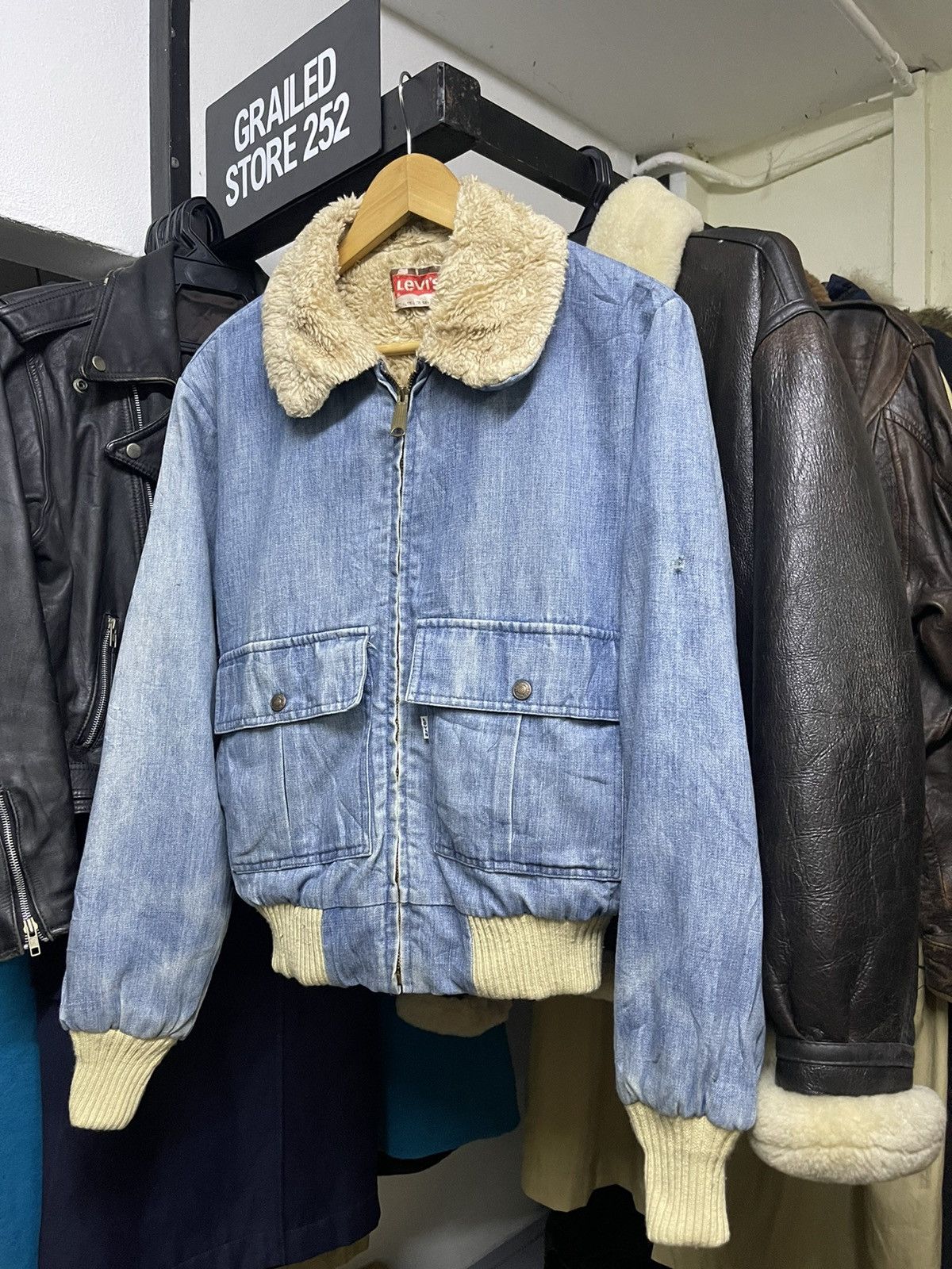 Levi's Vintage Clothing TRUE VINTAGE 70s LEVIS DENIM SHERPA JACKET Size US S / EU 44-46 / 1 - 2 Thumbnail