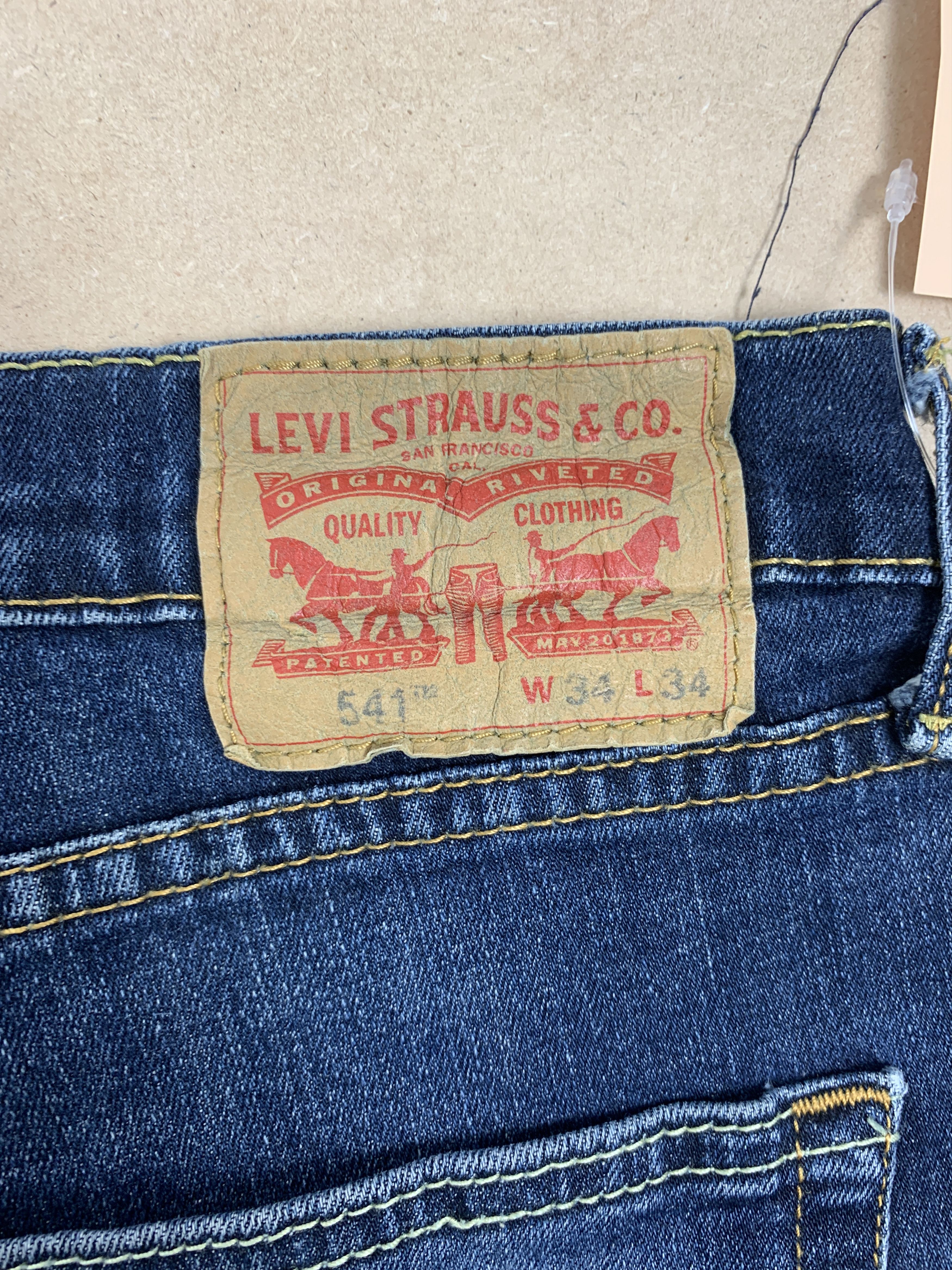 Levi's Vintage Levis 541 Straight Cut Faded Blue Jeans Size US 33 - 8 Thumbnail