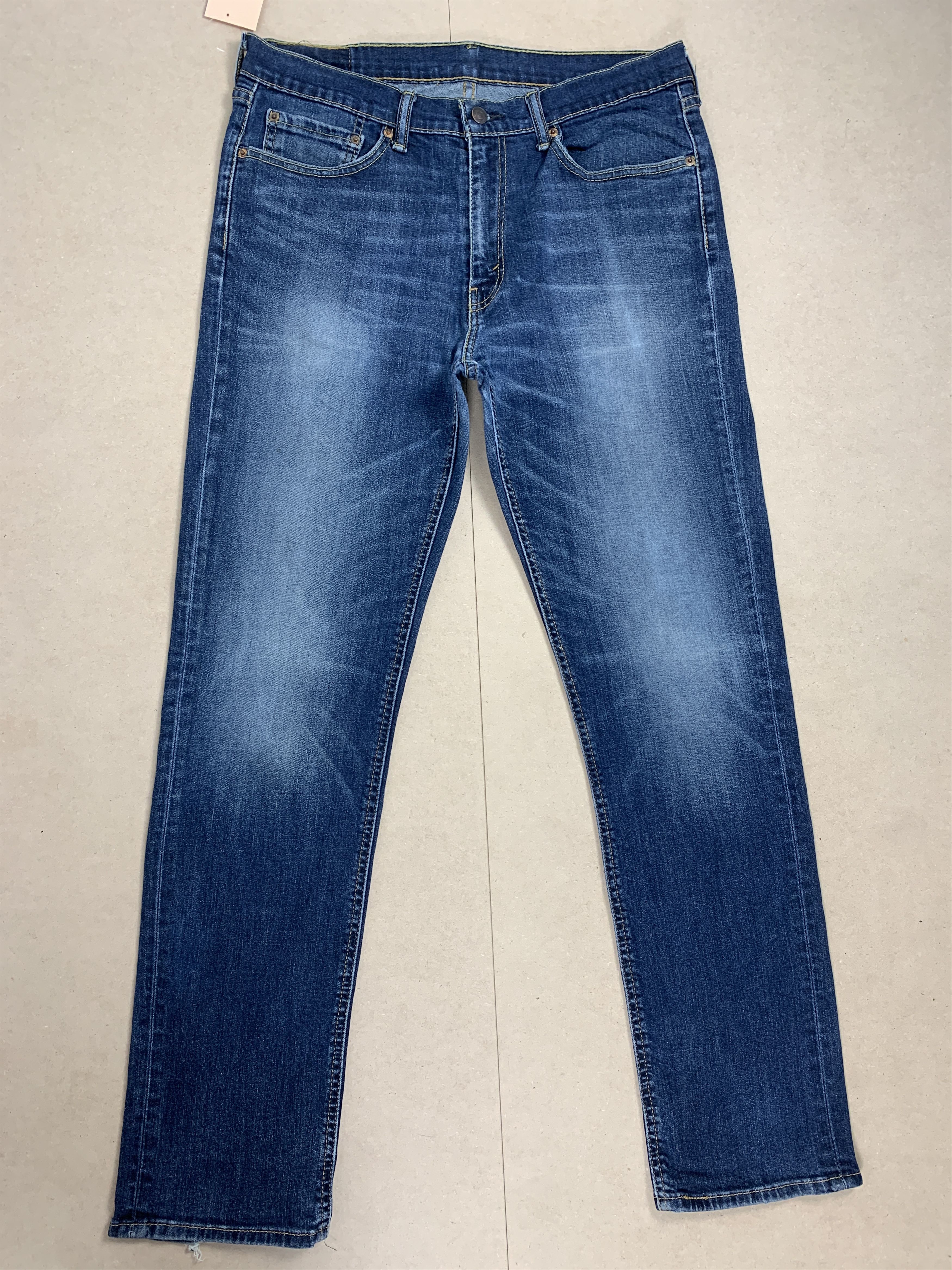 Levi's Vintage Levis 541 Straight Cut Faded Blue Jeans Size US 33 - 1 Thumbnail