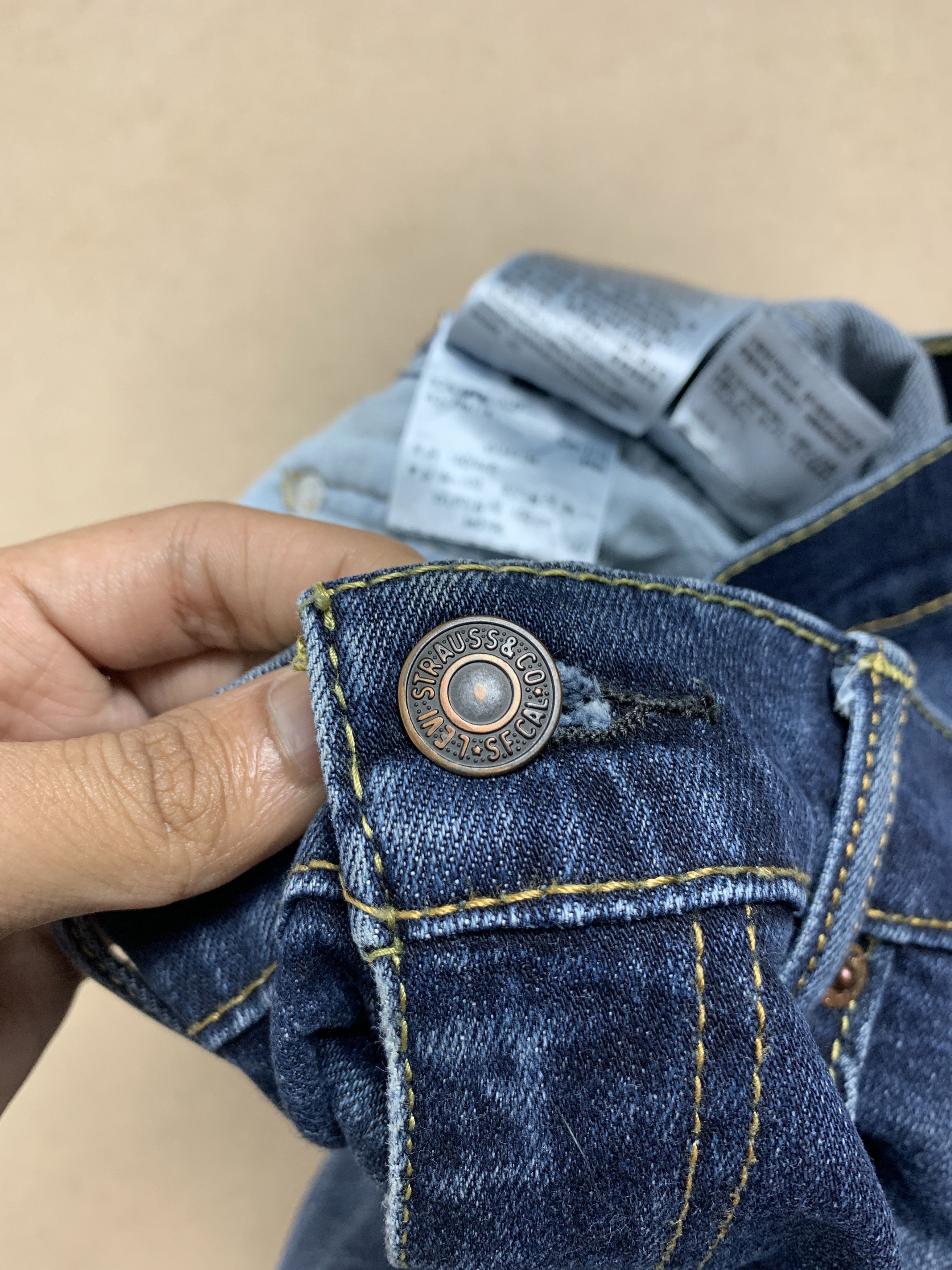Levi's Vintage Levis 541 Straight Cut Faded Blue Jeans Size US 33 - 18 Thumbnail