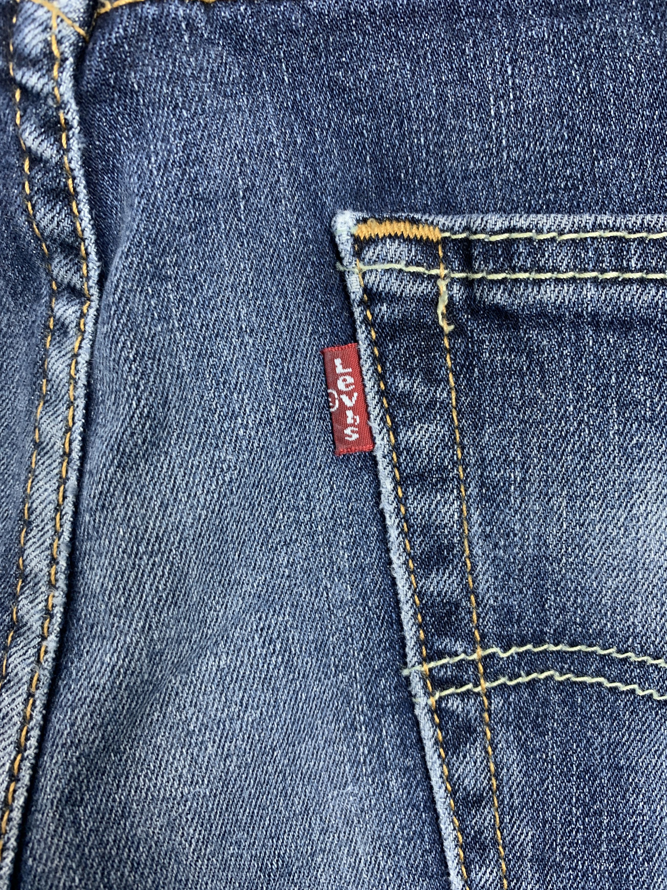 Levi's Vintage Levis 541 Straight Cut Faded Blue Jeans Size US 33 - 9 Thumbnail