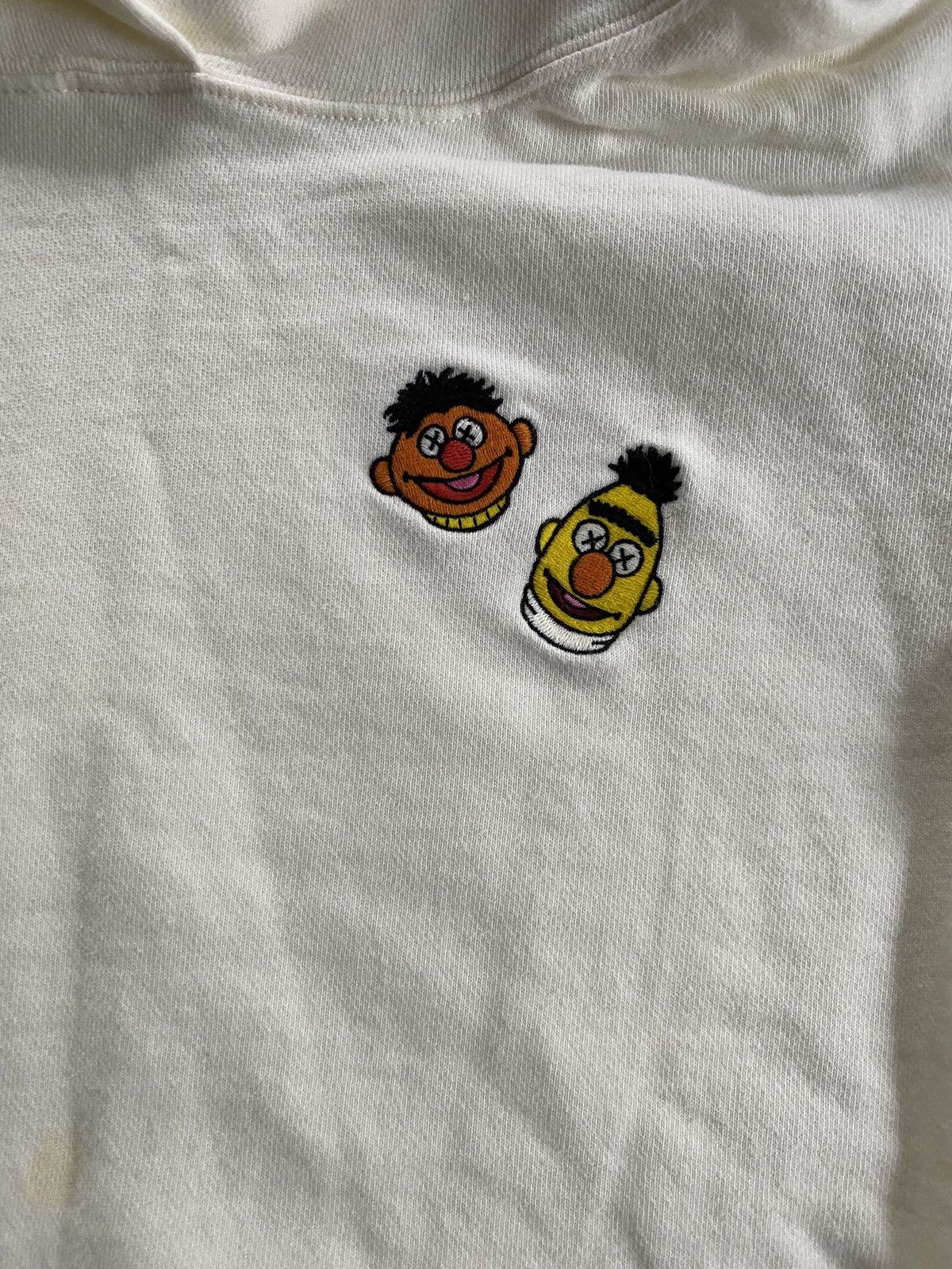 Kaws × Uniqlo UT Kaws Sesame Street Bert & Ernie Women’s Hoodie Sweatshirt Size S / US 4 / IT 40 - 3 Thumbnail